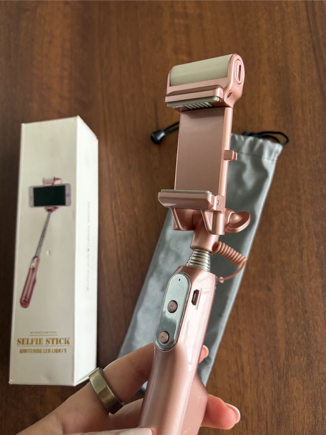 Rose Gold Selfie Stick with Whitening LED Lights - photo 2