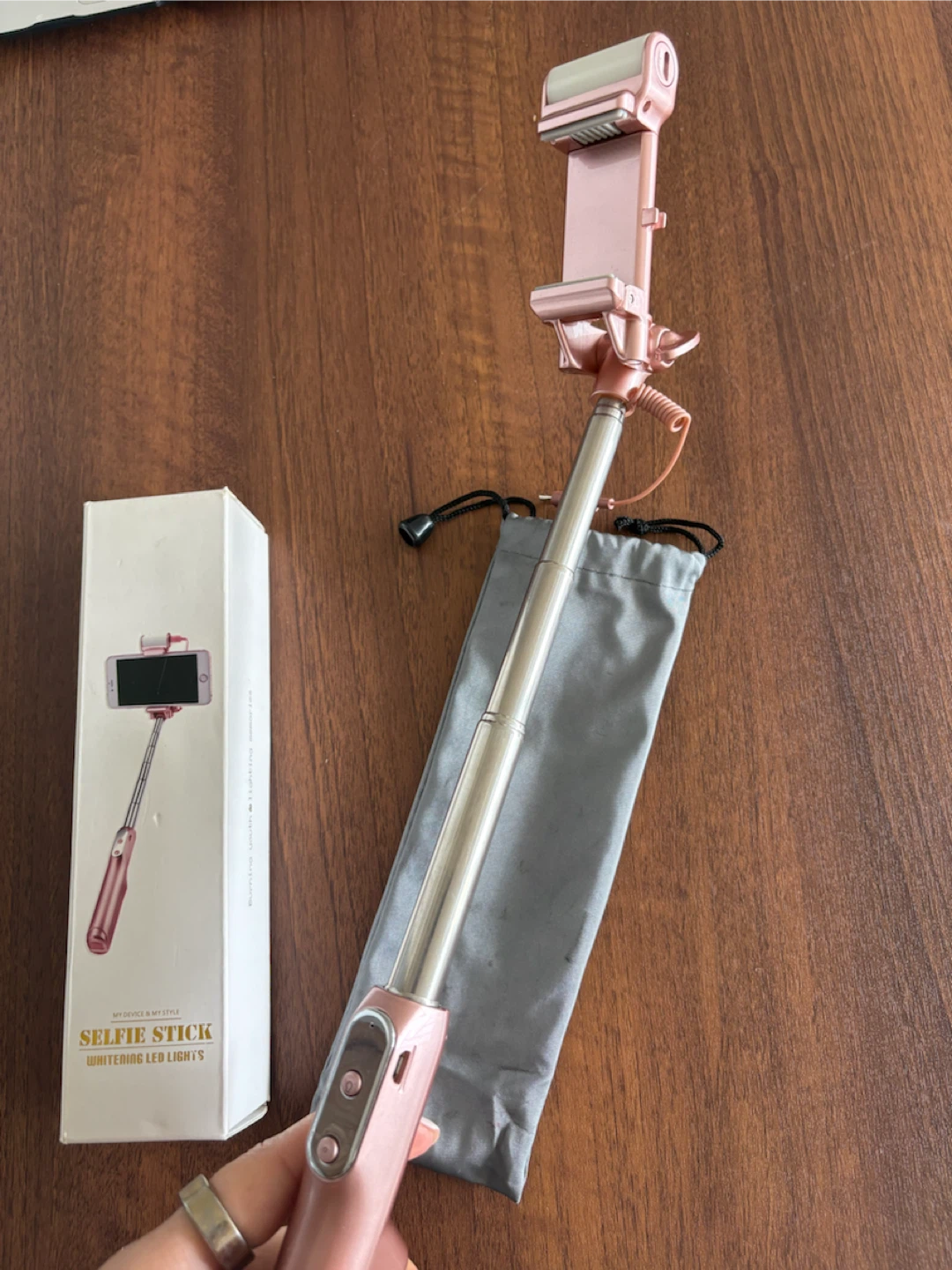 Rose Gold Selfie Stick with Whitening LED Lights - photo 3