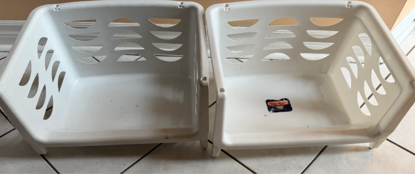 Sterilite Stackable Baskets (Set of 2)