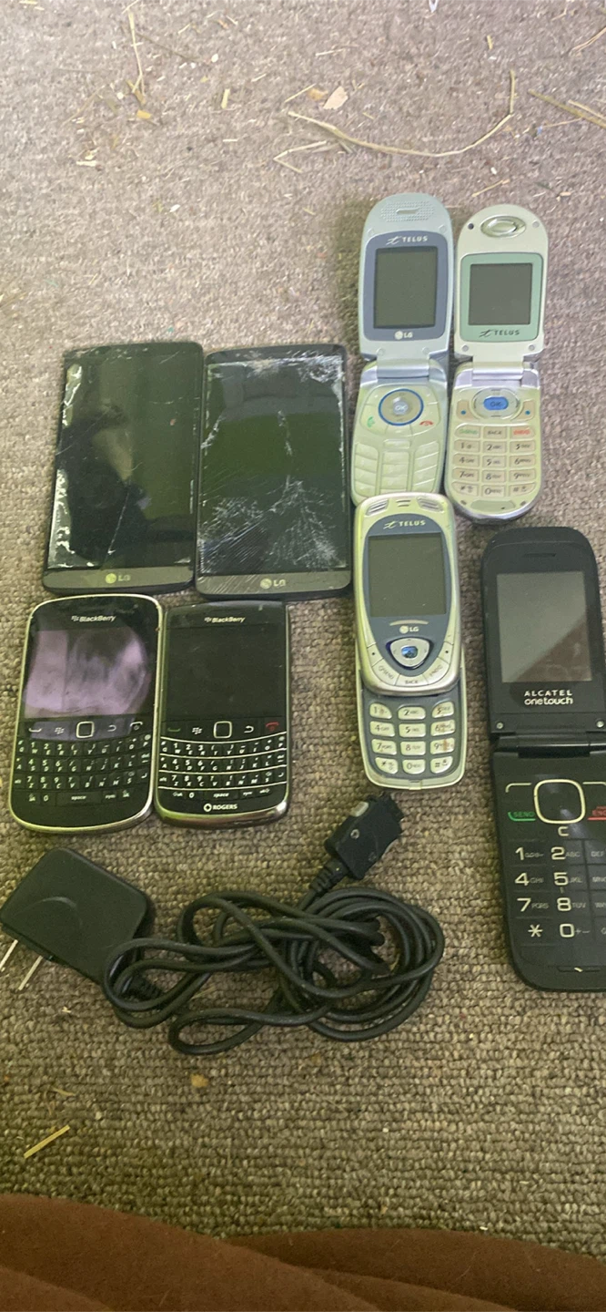 Lot of 7 used cell phones