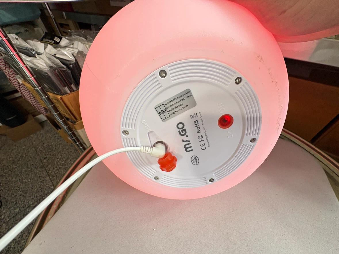 MR.GO Globe Lamp