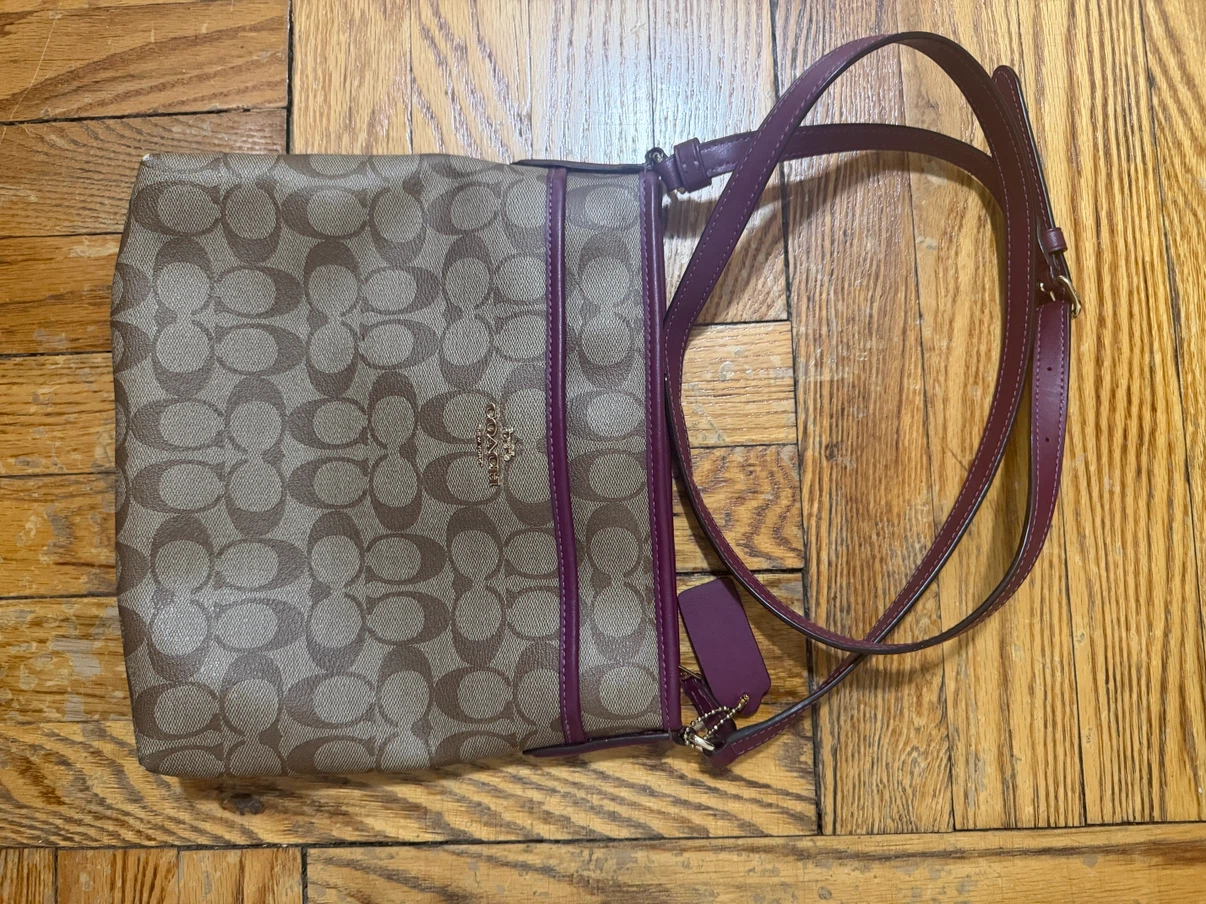 Lot of handbags and backpacks from various brands. - photo 3