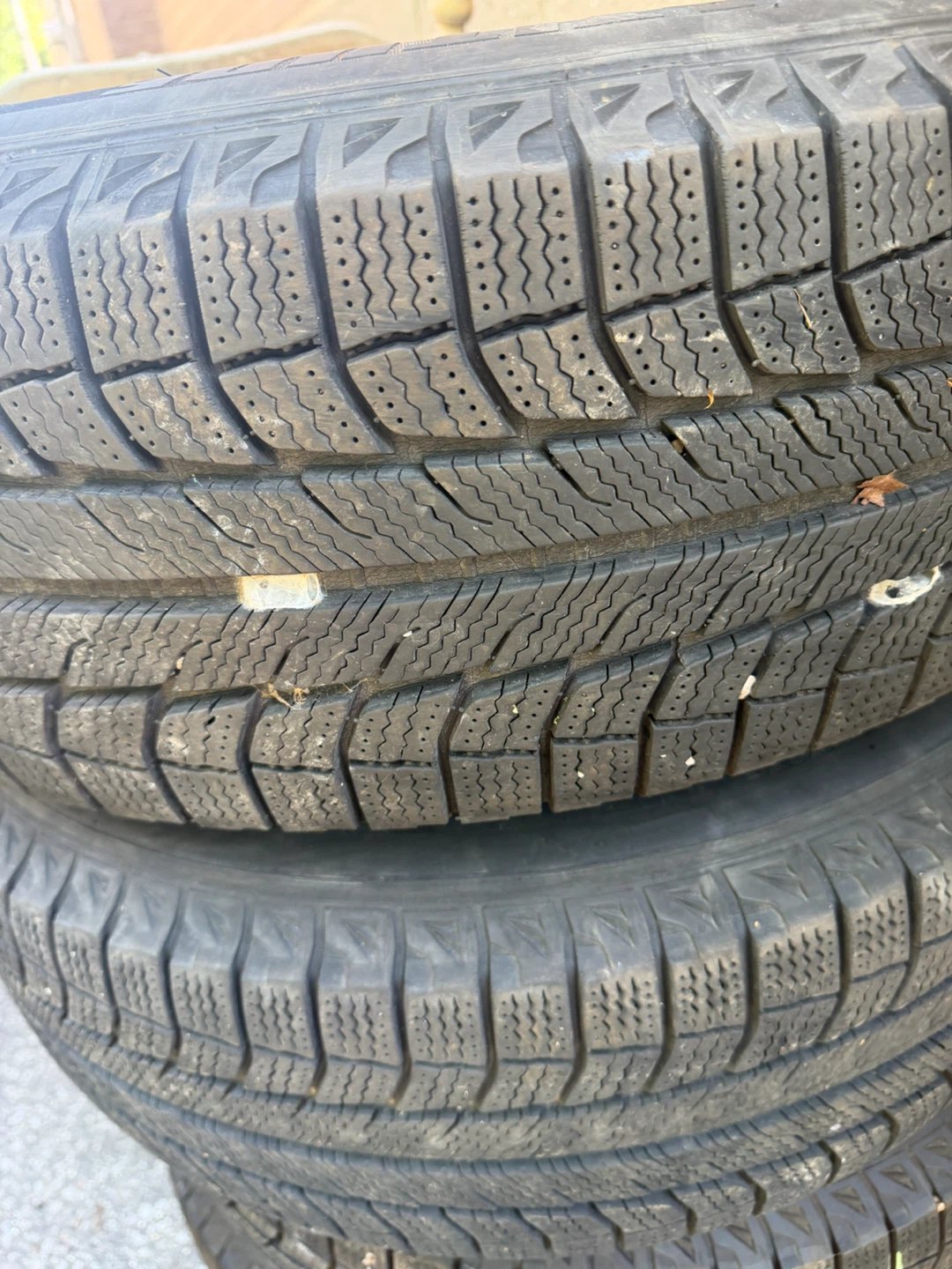 Set of 4 Winter Tires - 235/70R16 - photo 2