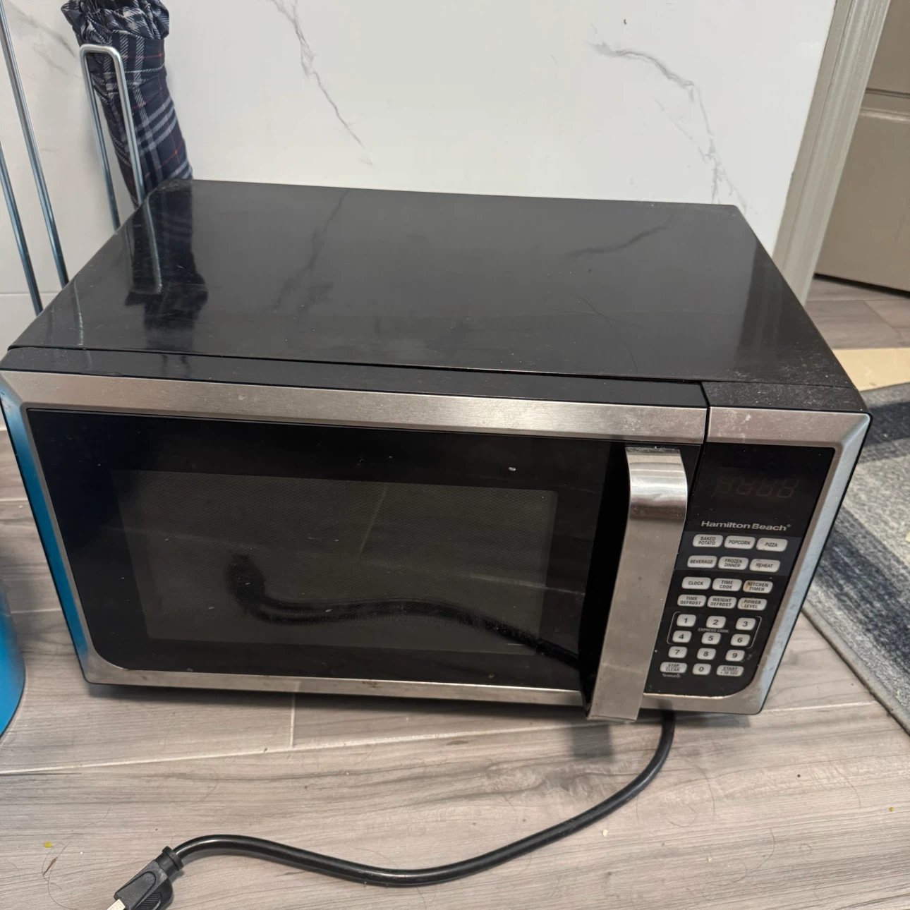 Hamilton Beach Microwave - photo 3