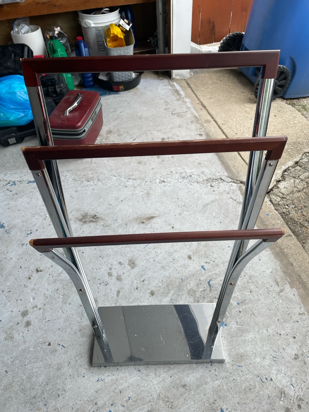 Chrome and Wood Towel Rack - photo 2