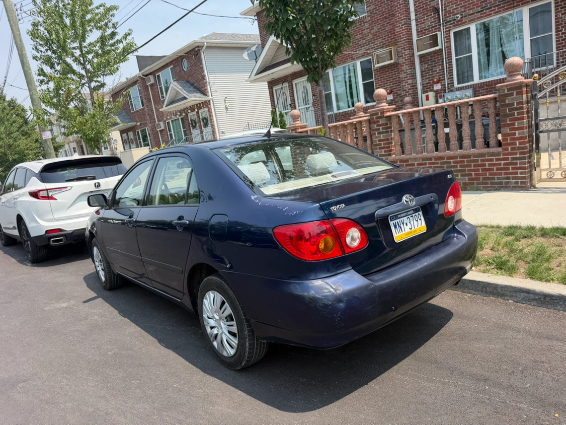 2007 Toyota Corolla LE Sedan - photo 3