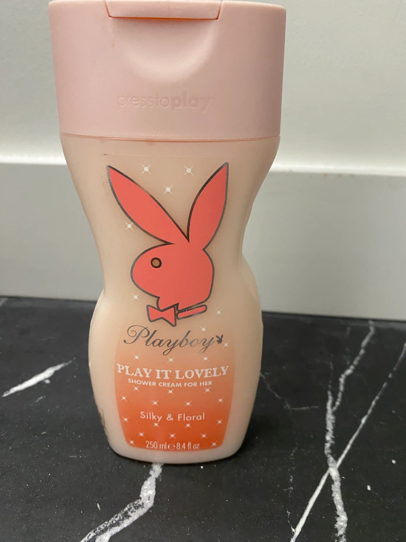 Playboy Play It Lovely Shower Cream - Silky & Floral 250ml