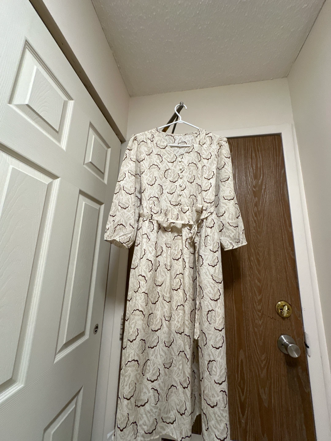 White floral print maxi dress with tie waist - photo 2
