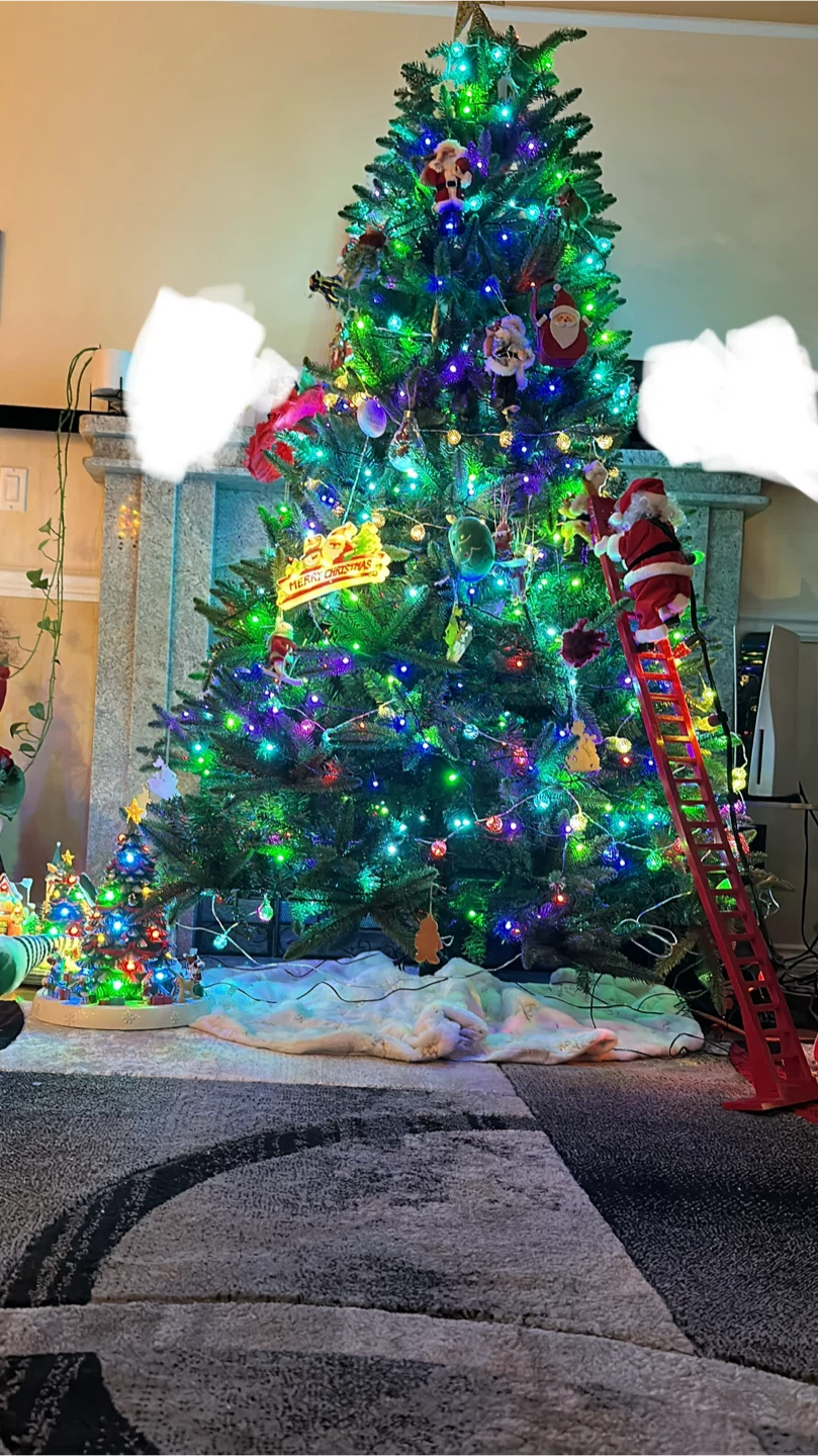Pre-lit Christmas Tree with Decorations