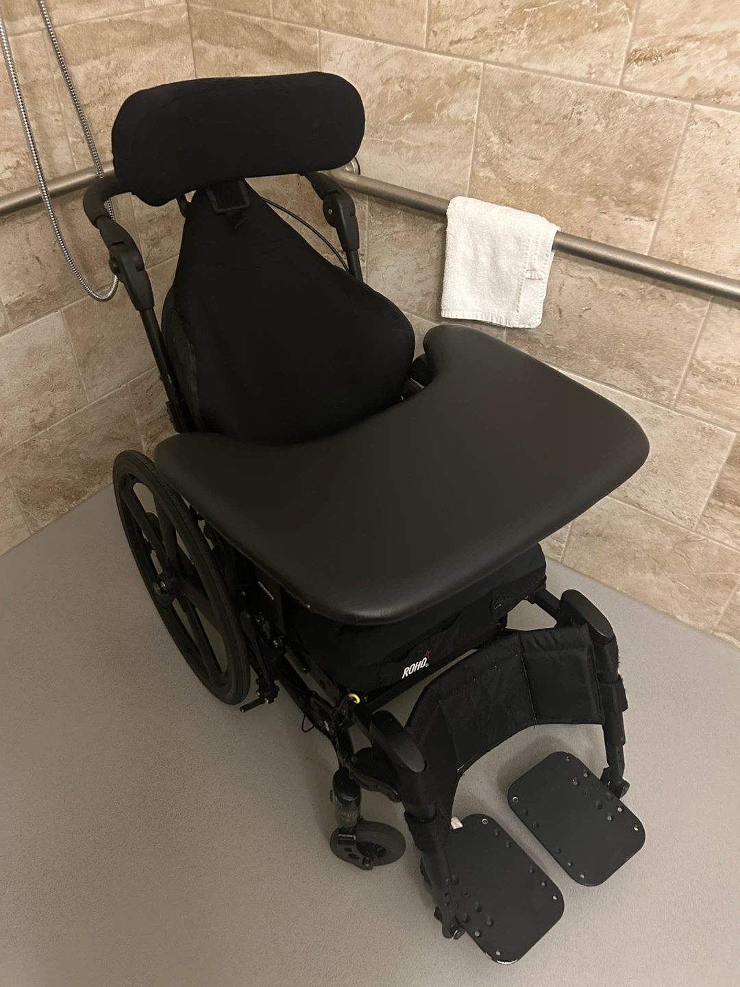 Fuze Wheelchair with Tray and Headrest 16x16
