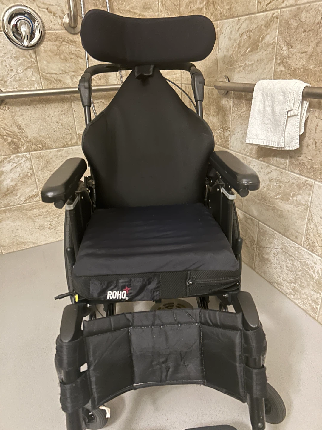 Fuze Wheelchair with Tray and Headrest 16x16 - photo 3