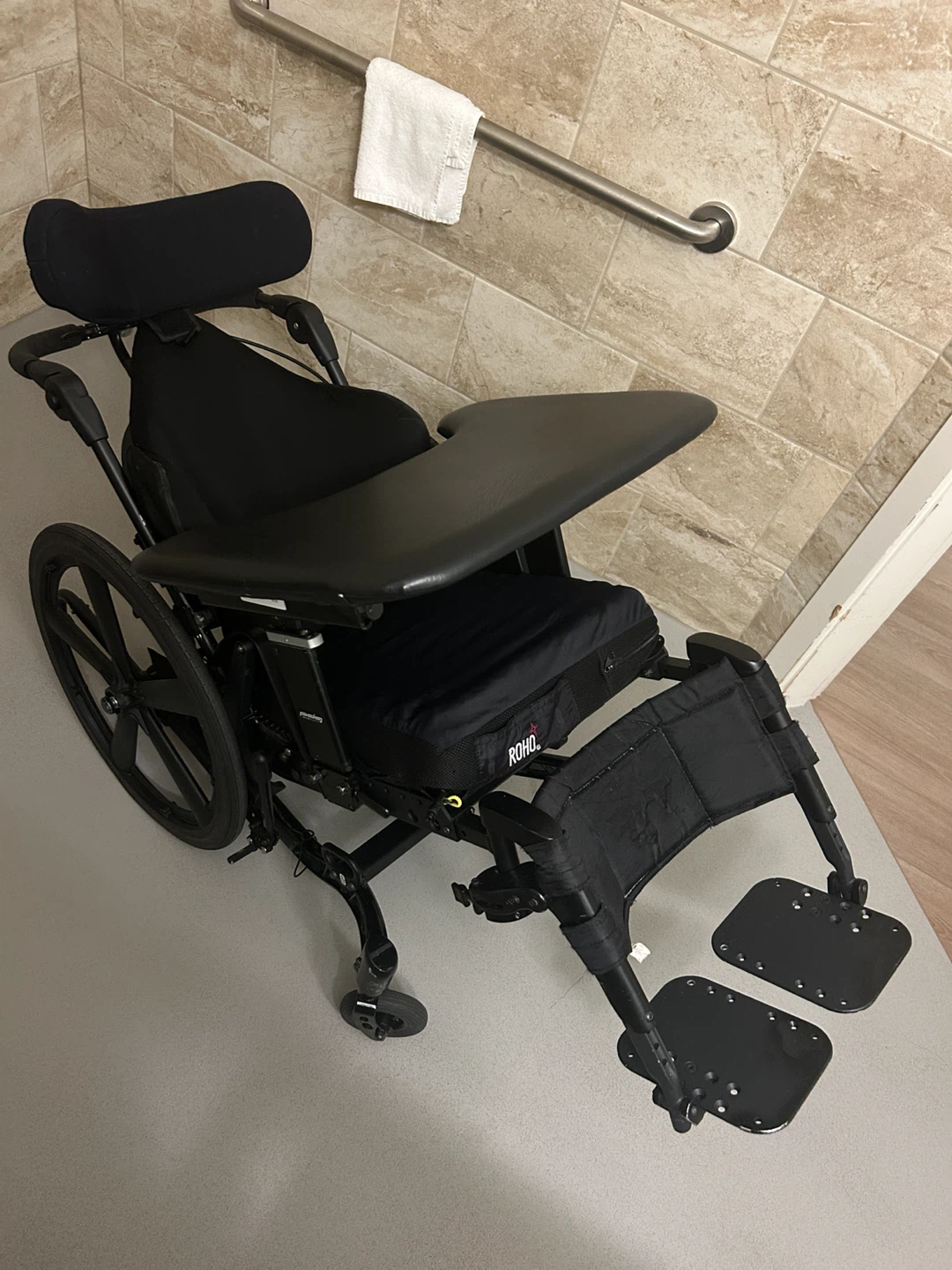 Fuze Wheelchair with Tray and Headrest 16x16 - photo 4