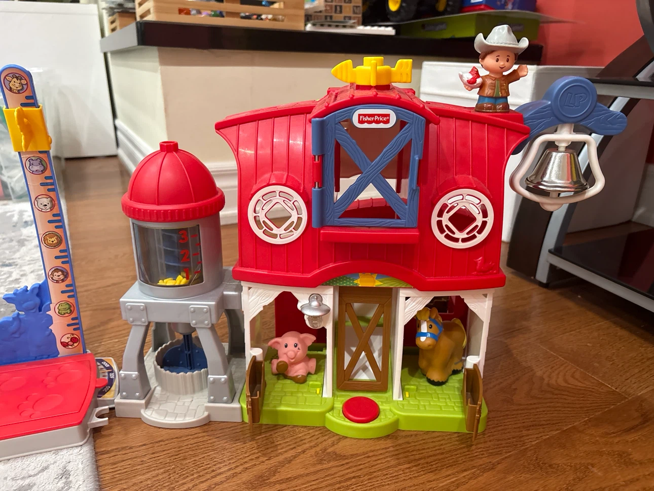 Fisher-Price Little People Farm and Garage and Zoo player - photo 4