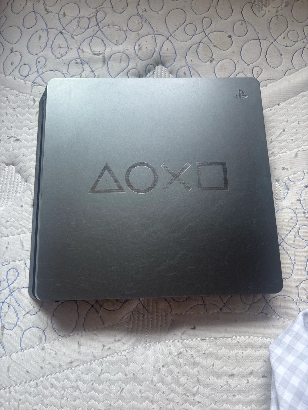 PlayStation 4 Slim Console