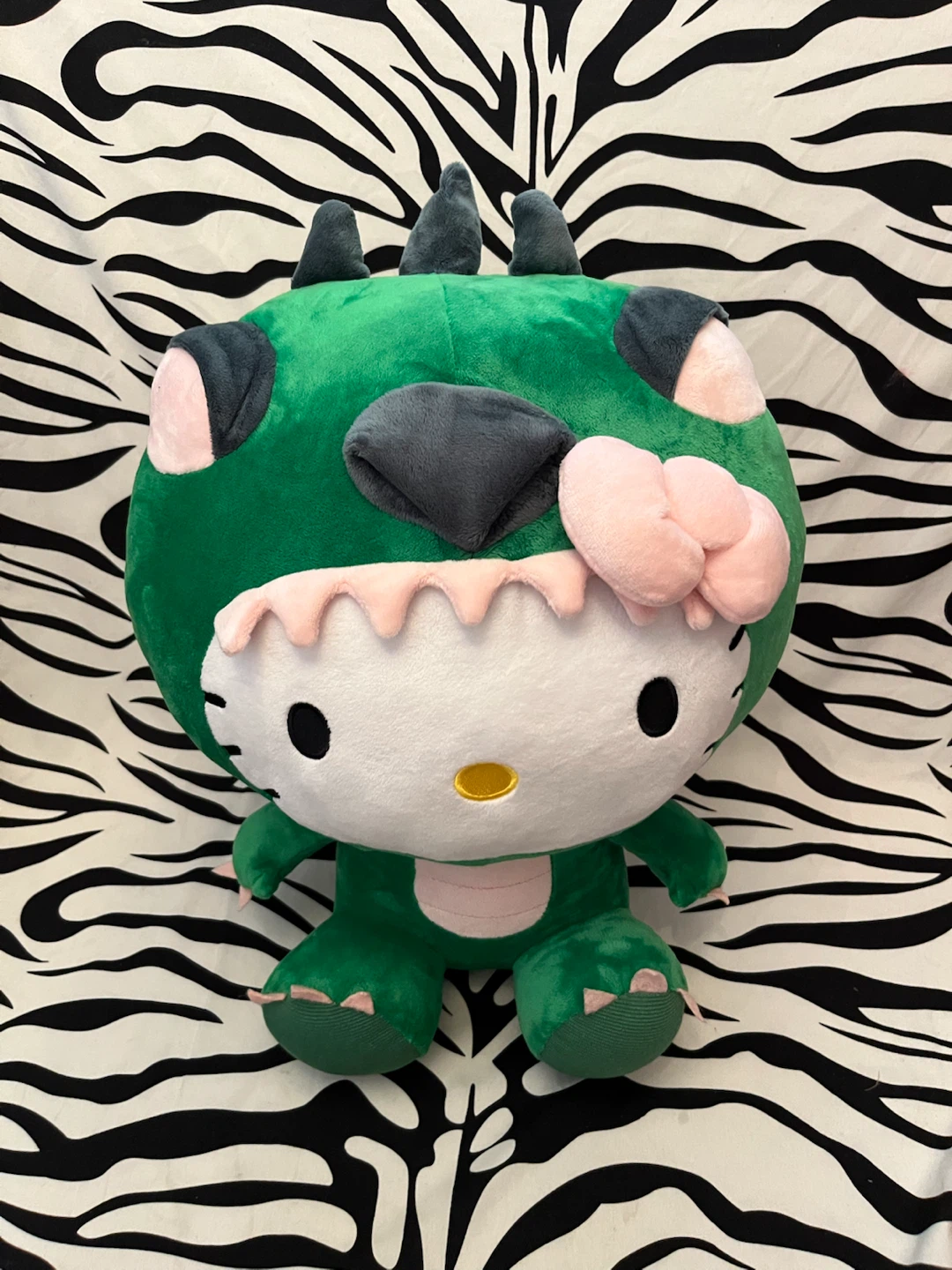 🩷 Hello Kitty 18 inch dragon costume Sanrio Plush Toy 🩷 - photo 3