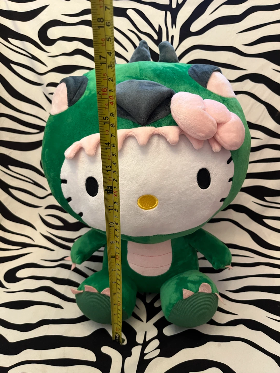🩷 Hello Kitty 18 inch dragon costume Sanrio Plush Toy 🩷 - photo 4