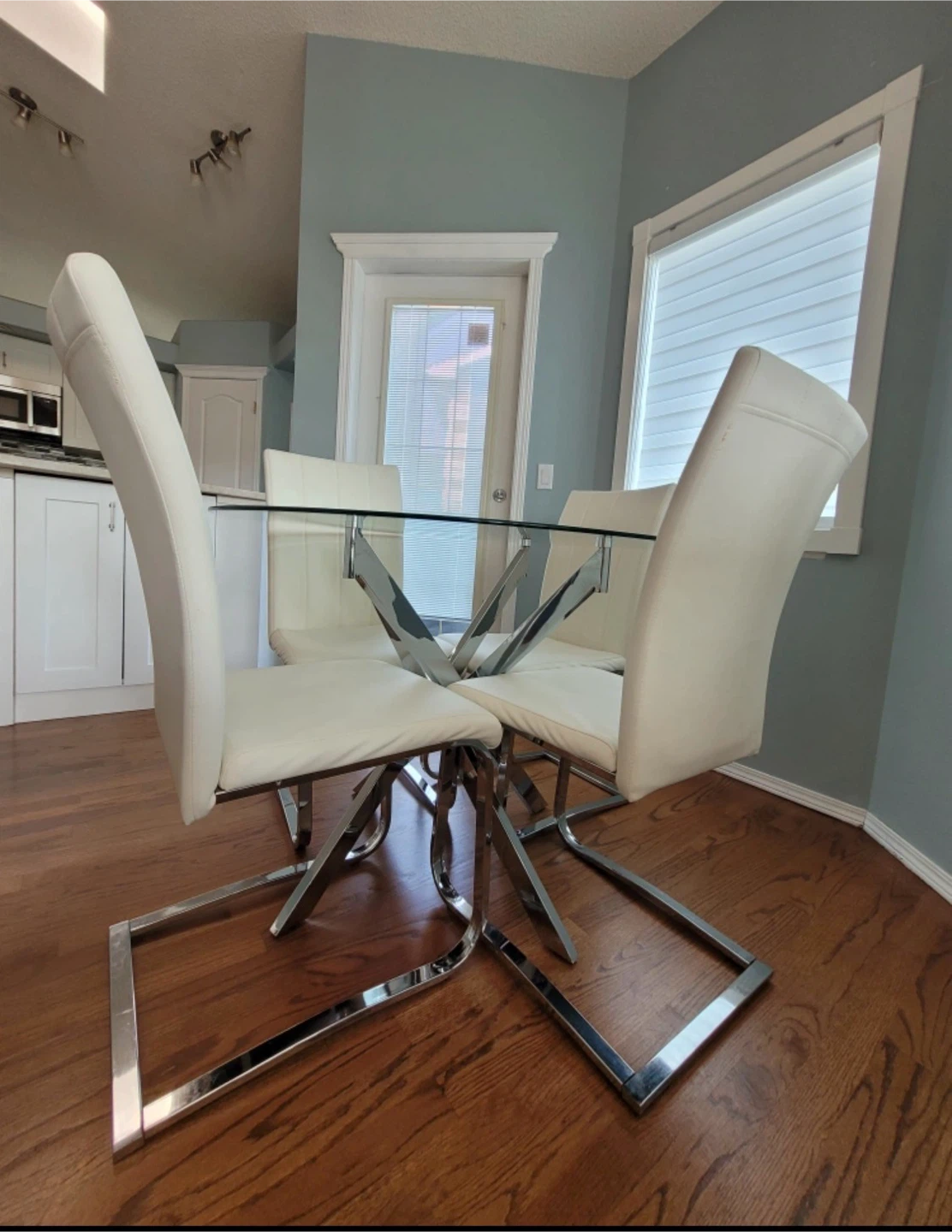 Glass Dining Table with 4 White Chairs - photo 2