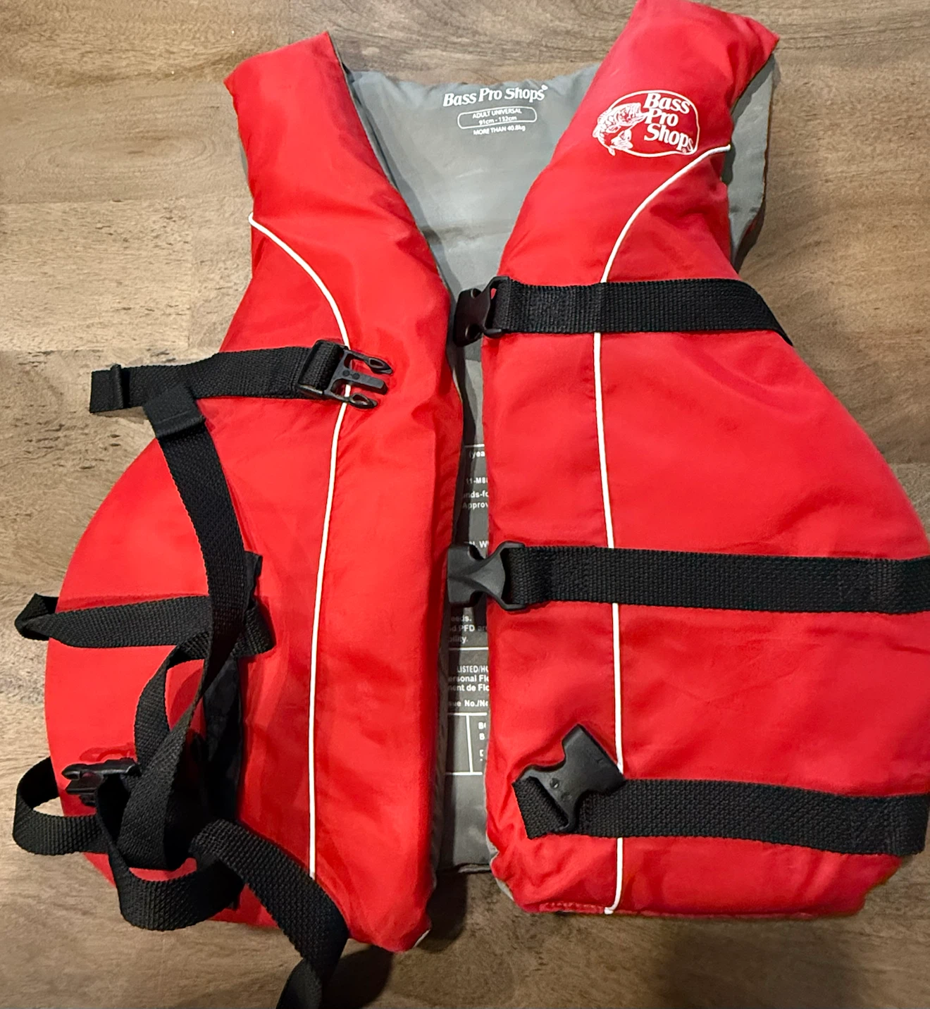 Bass Pro Shops Adult Universal Life Jacket – Excellent Condition