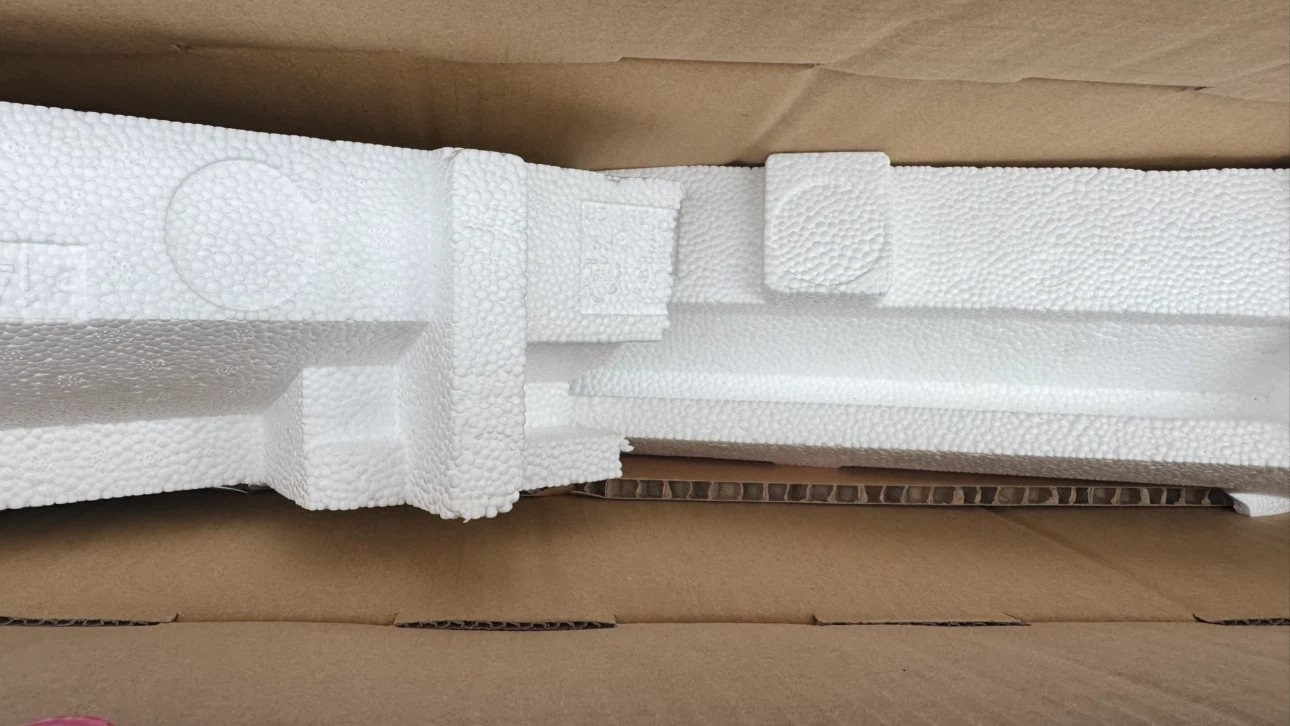 Empty Hisense 43" TV Box with Foam Inserts - photo 3