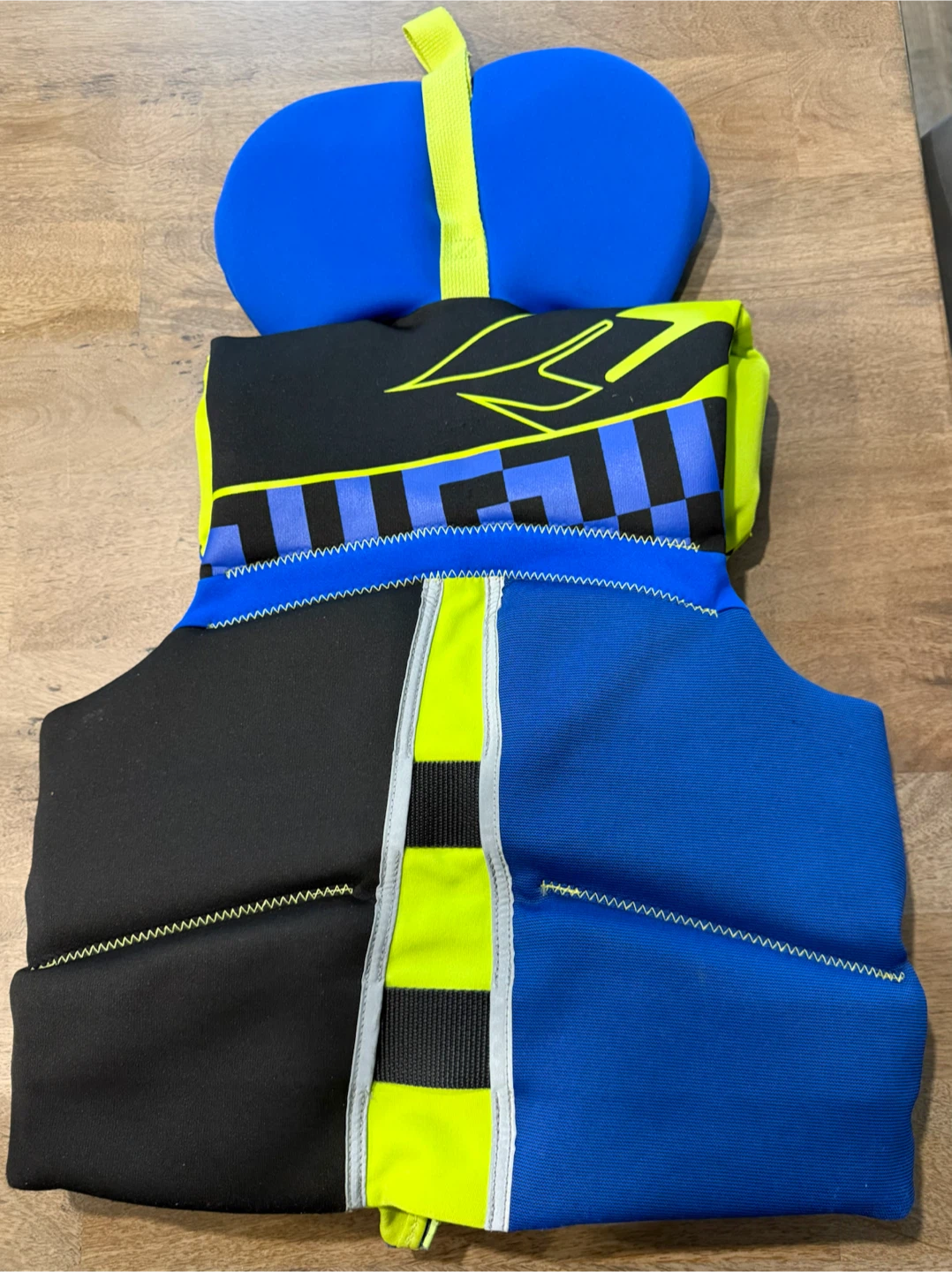 Youth Life Jacket (27–41 kg / 60–90 lb) – Excellent Condition - photo 5