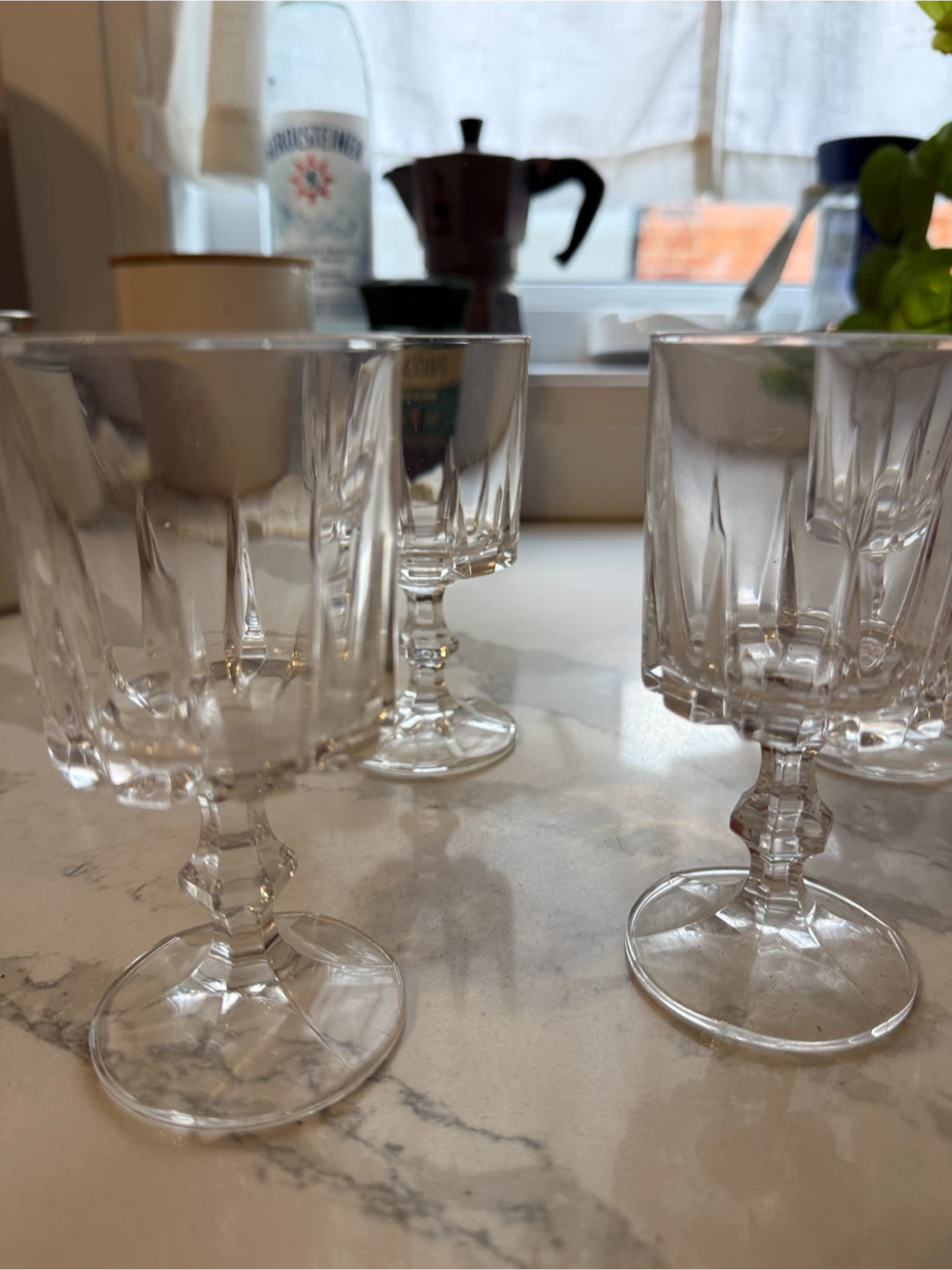 Set of 5 clear cut crystal wine glasses - photo 2