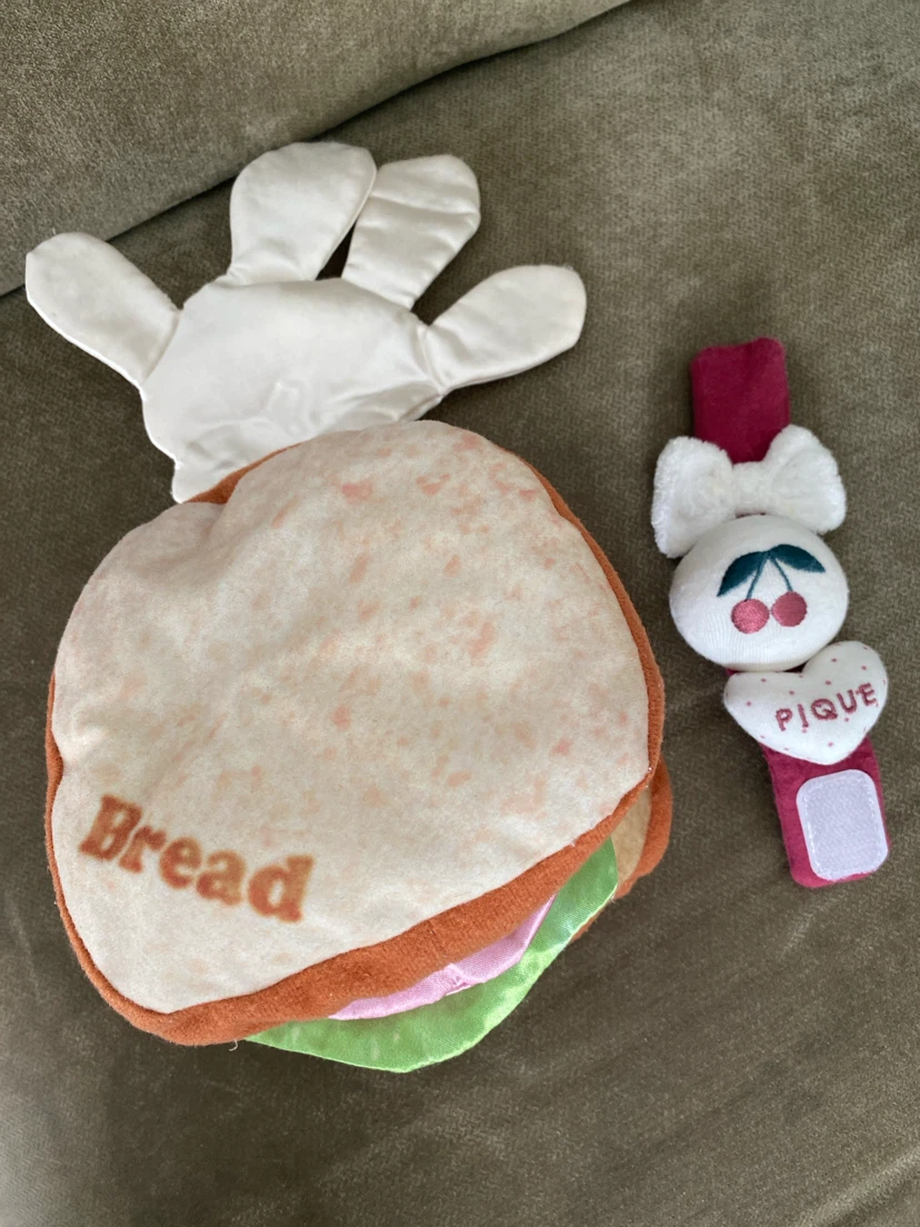 Pique Toy Sandwich Wrist Rattle