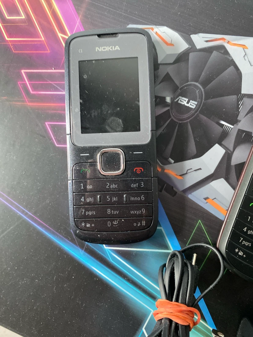 Lot of 3 Nokia Feature Phones - photo 2