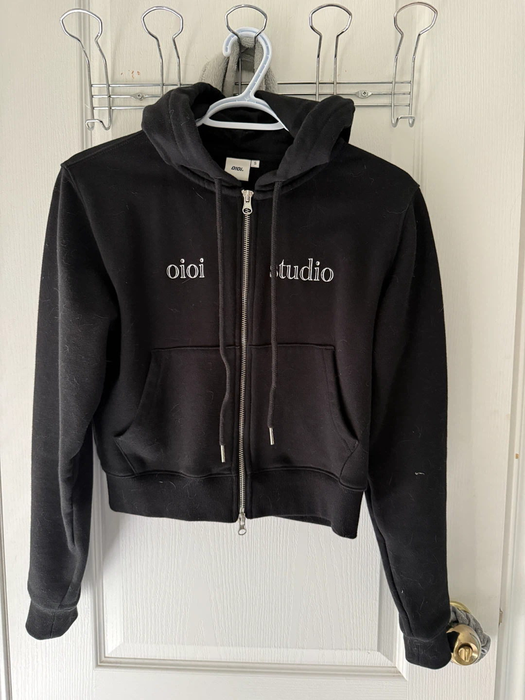Oioi studio black trainer set