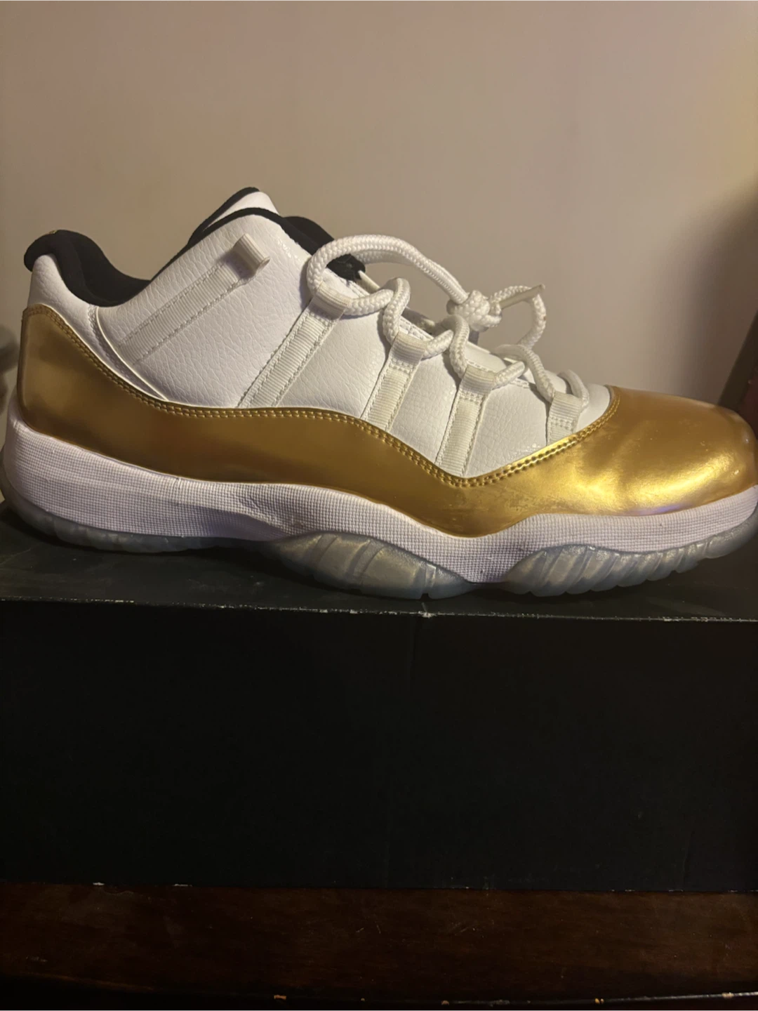 Air Jordan 11 Low White Gold