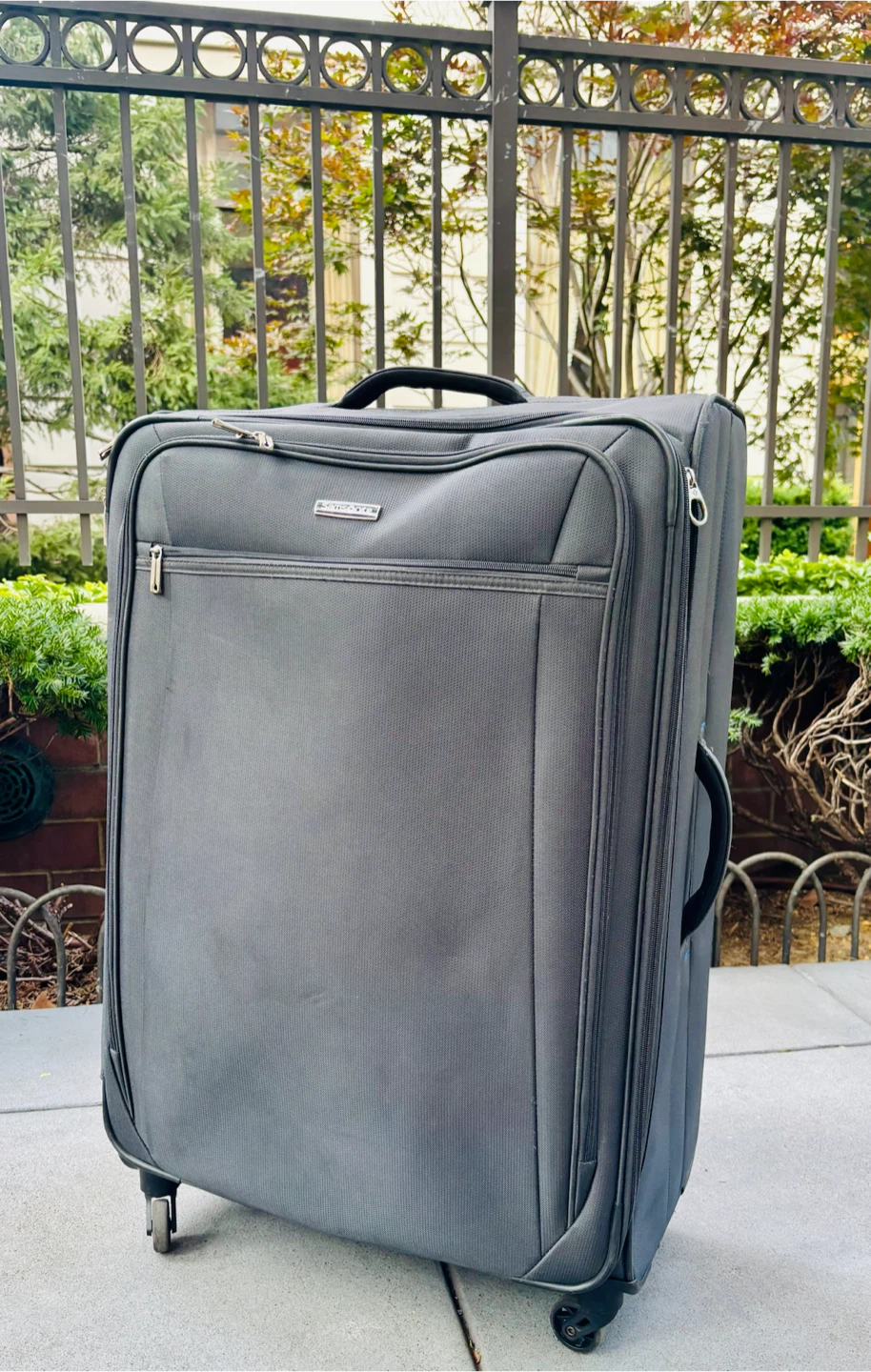 Samsonite Rolling  Expandable Suitcase