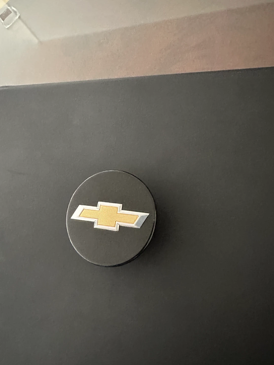 4 59mm Chevy Trax Centre Caps For Sale - photo 2