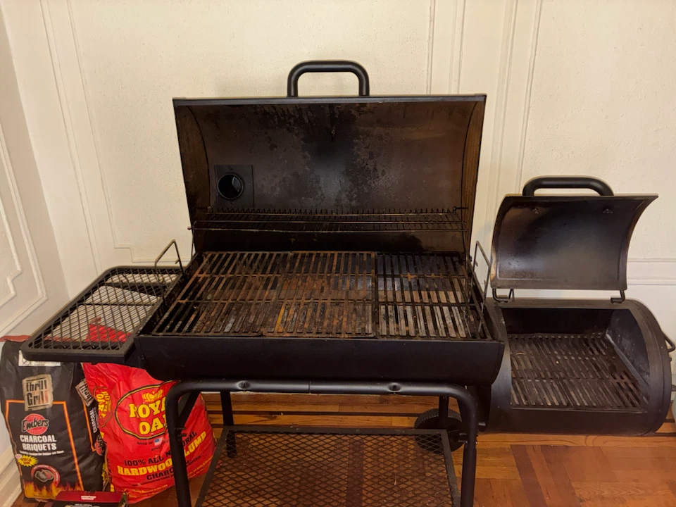Char-Griller Smokin' Champ Charcoal Grill and Smoker - photo 4