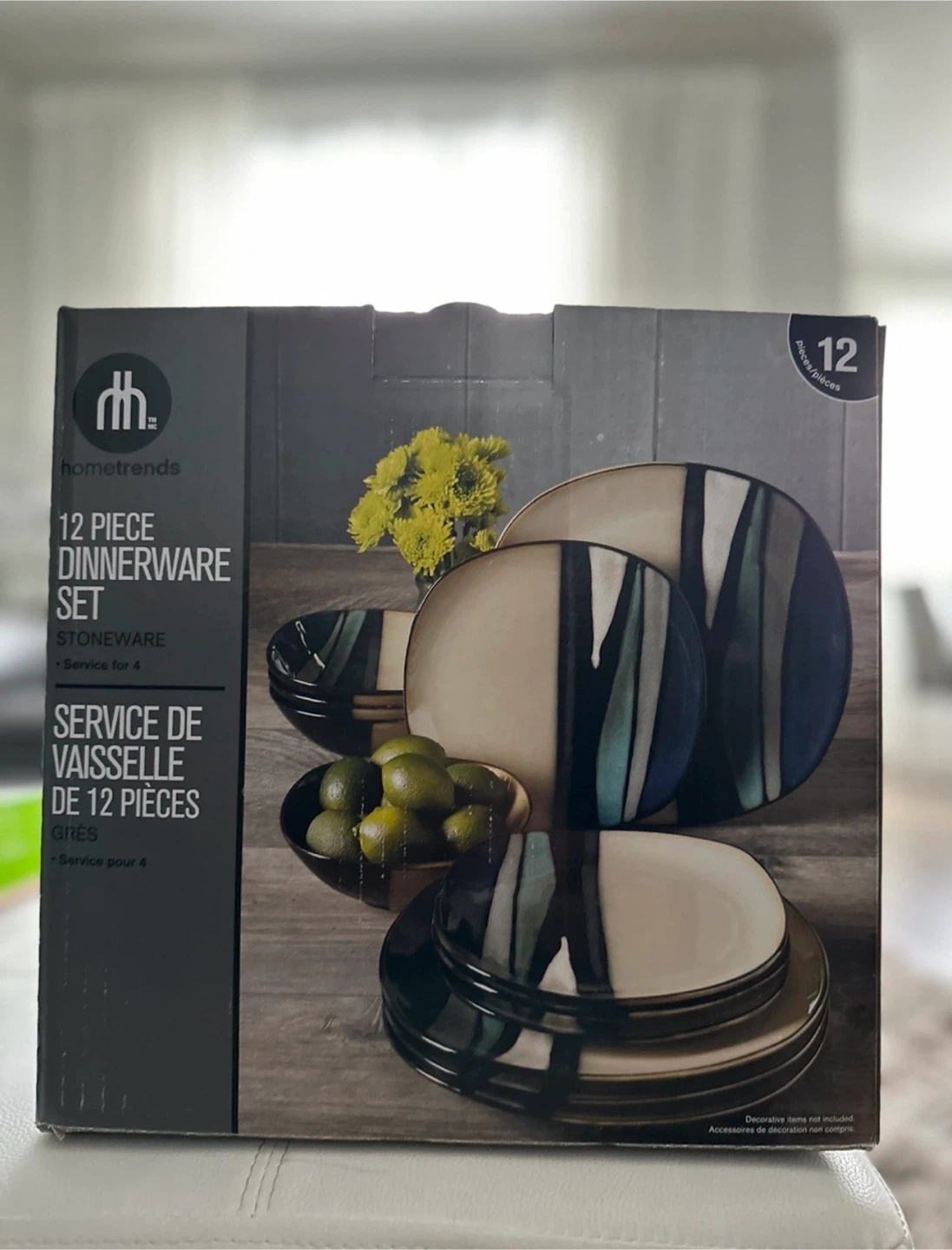 Hometrends 12 Piece Dinnerware Set