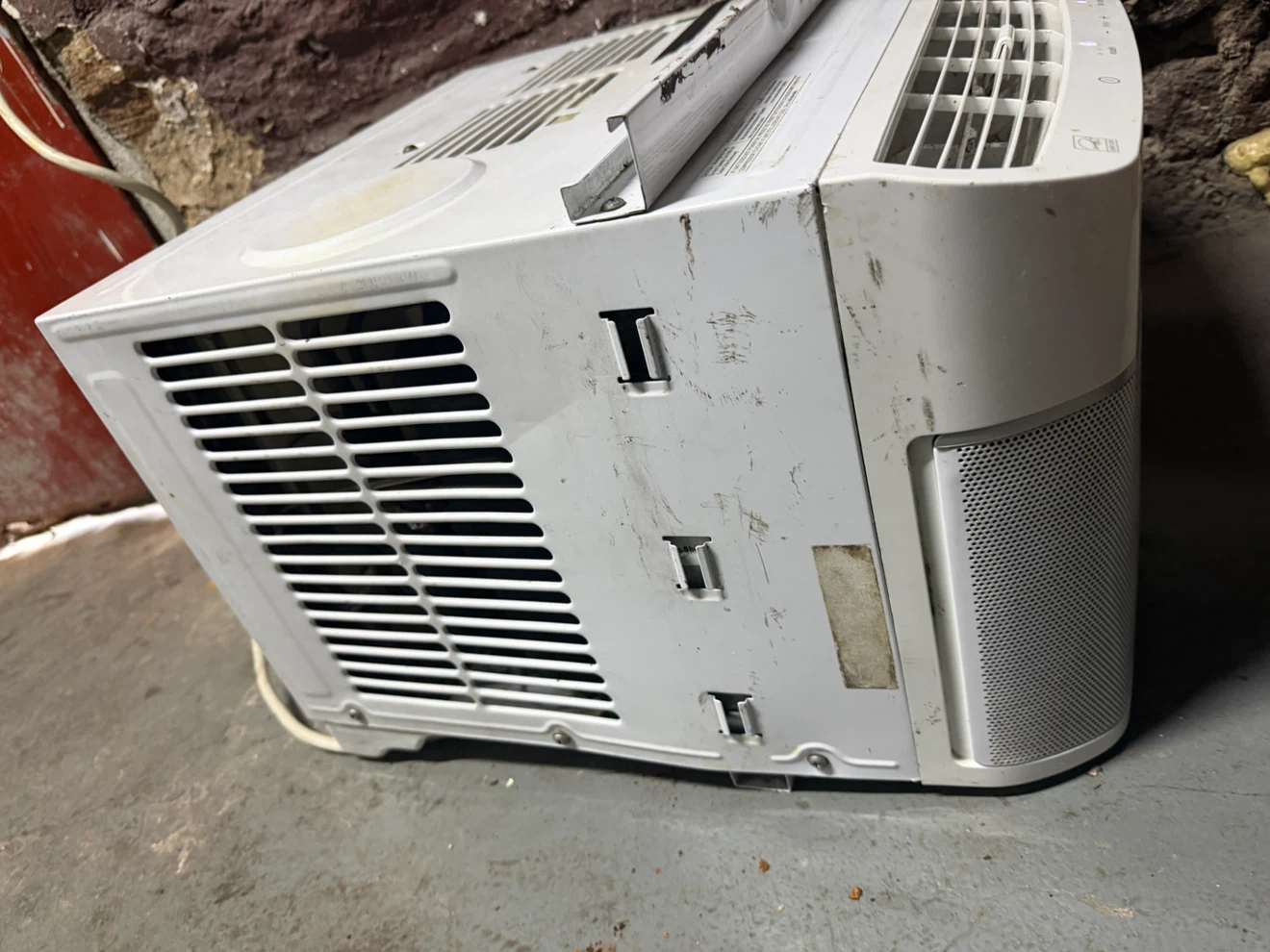 Frigidaire Gallery Window Air Conditioner - photo 2