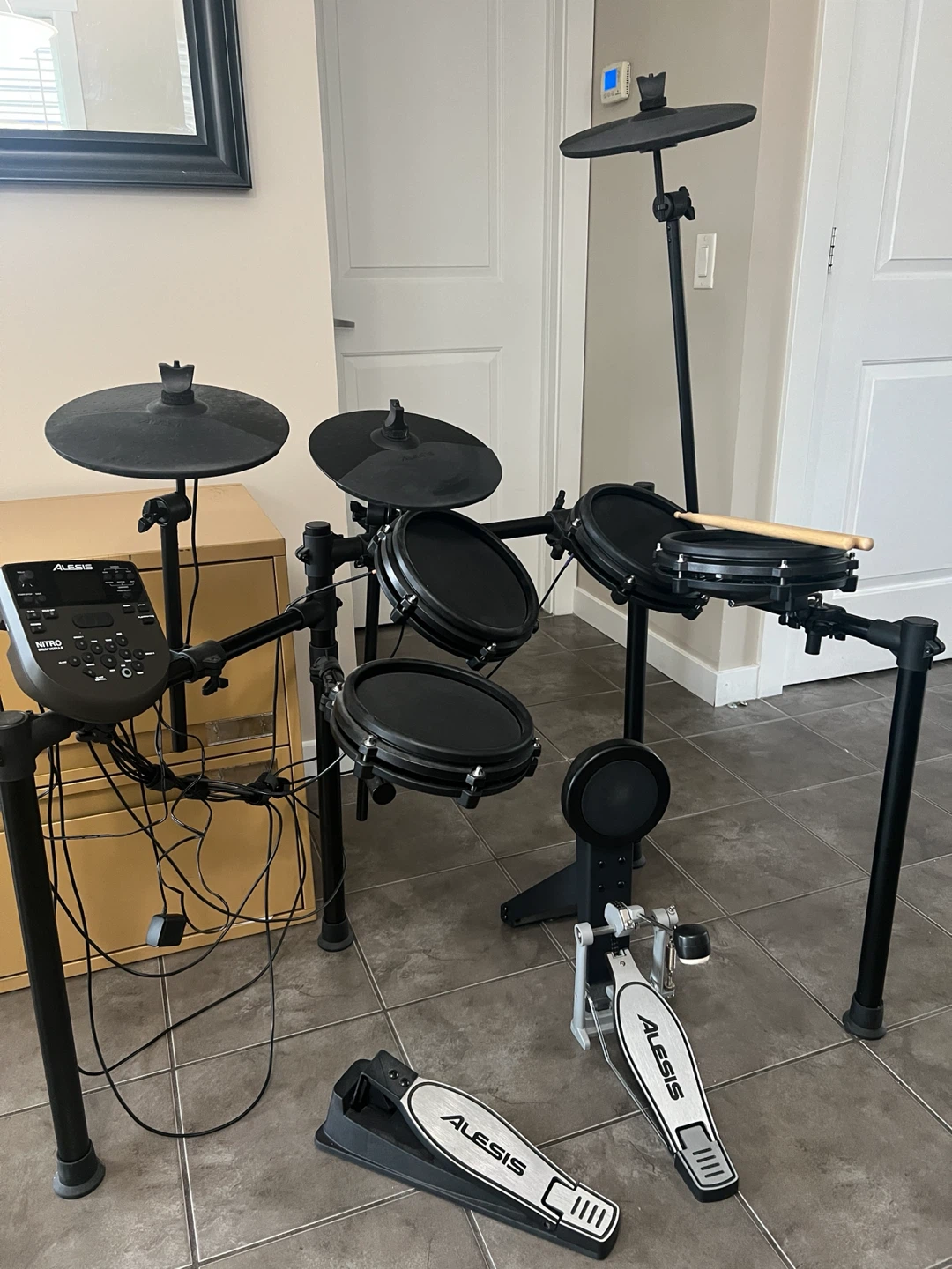 Alesis Nitro Mesh Kit Eight-Piece Electronic Drum Kit - photo 4