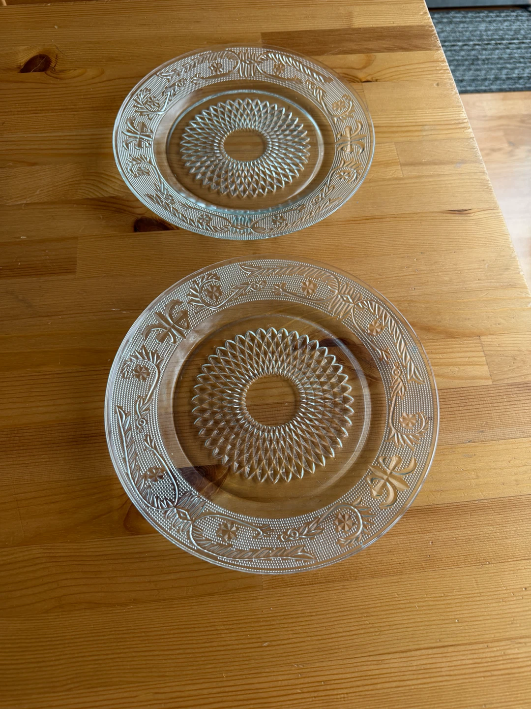 Clear Glass Decorative Plate - photo 4