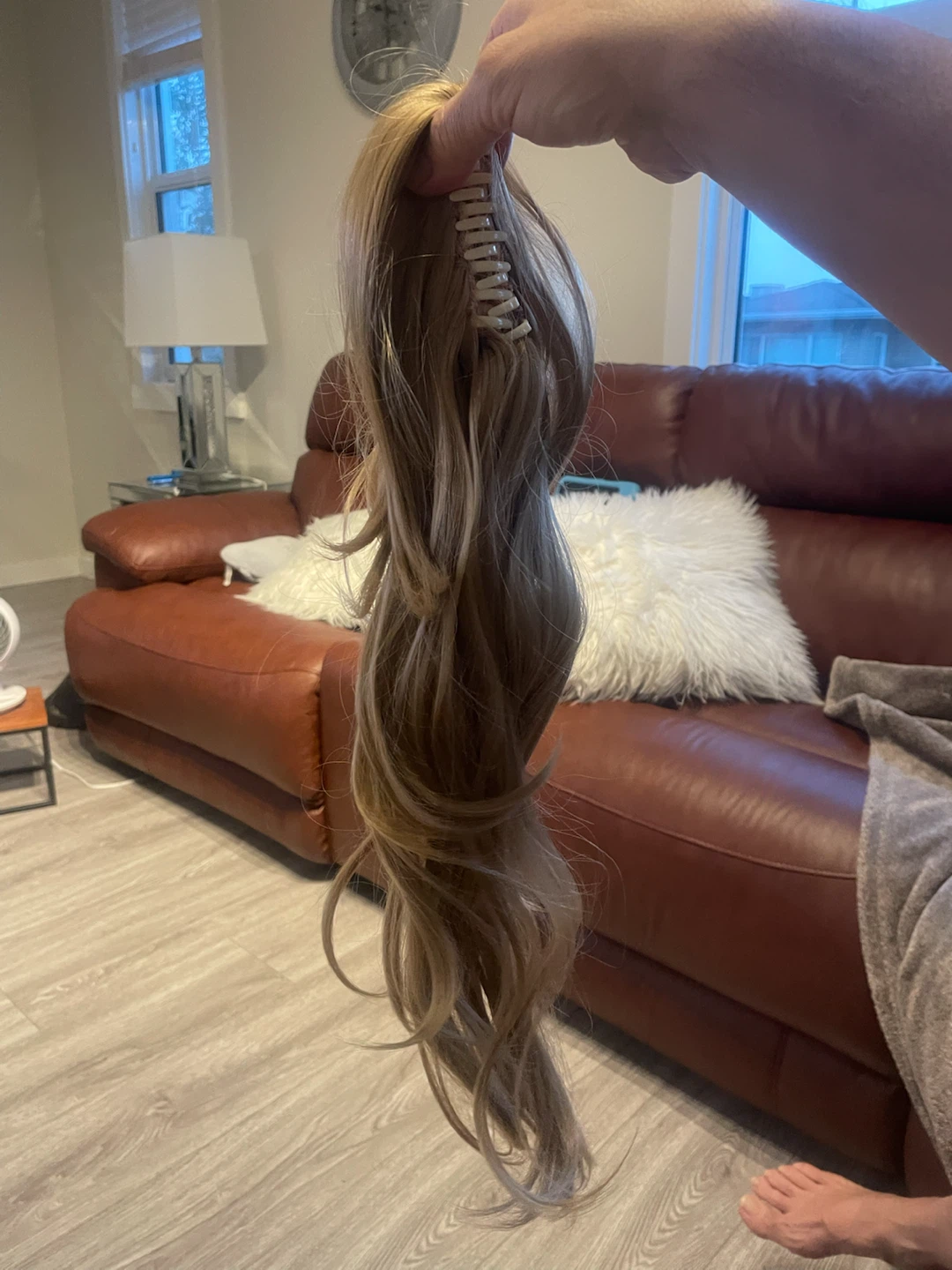 Brand new 18 inch brown and Blonde Claw Clip Ponytail Extension - photo 2