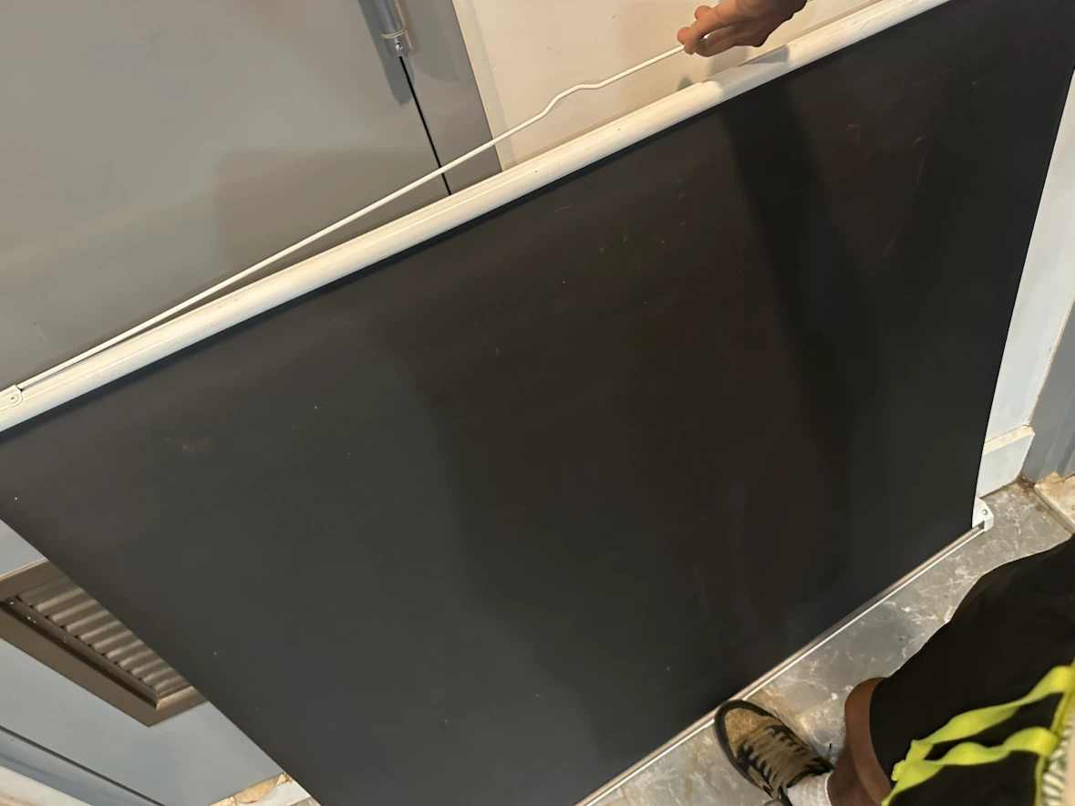 Projector screen