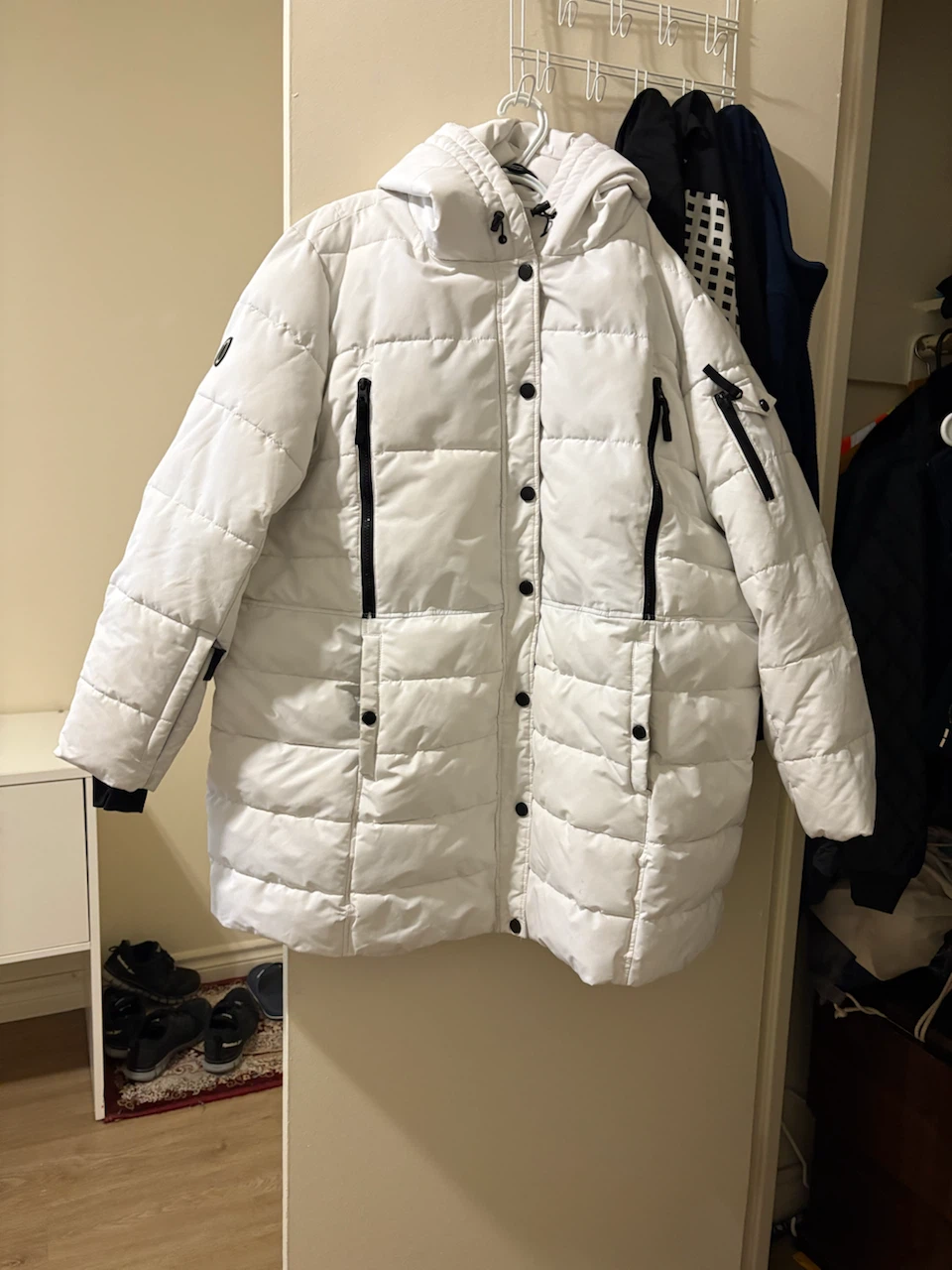 White Puffer Jacket - photo 3