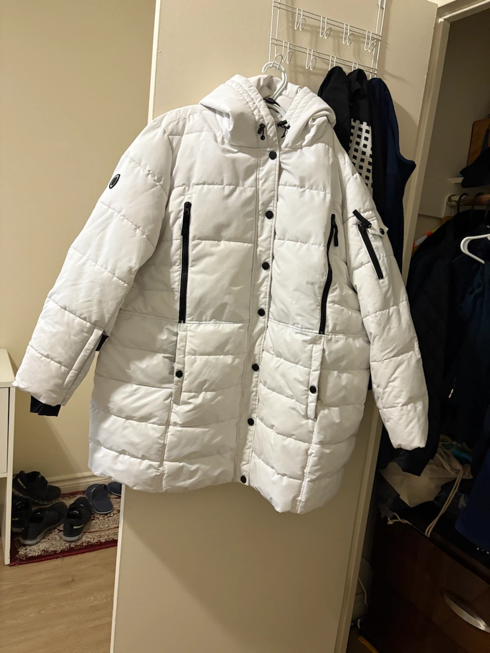 White Puffer Jacket - photo 4