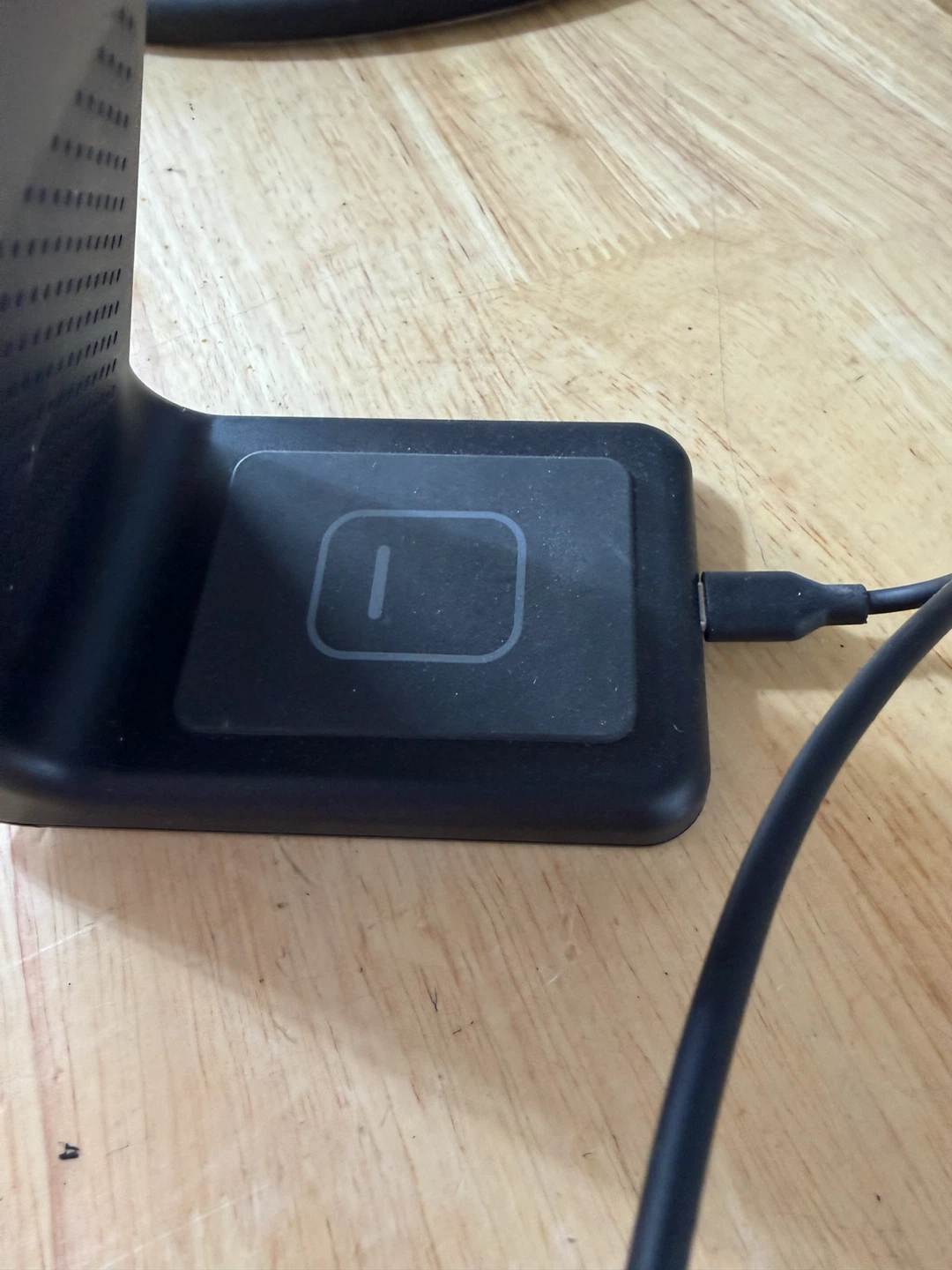 Belkin 3-in-1 Wireless Charging Dock - photo 3