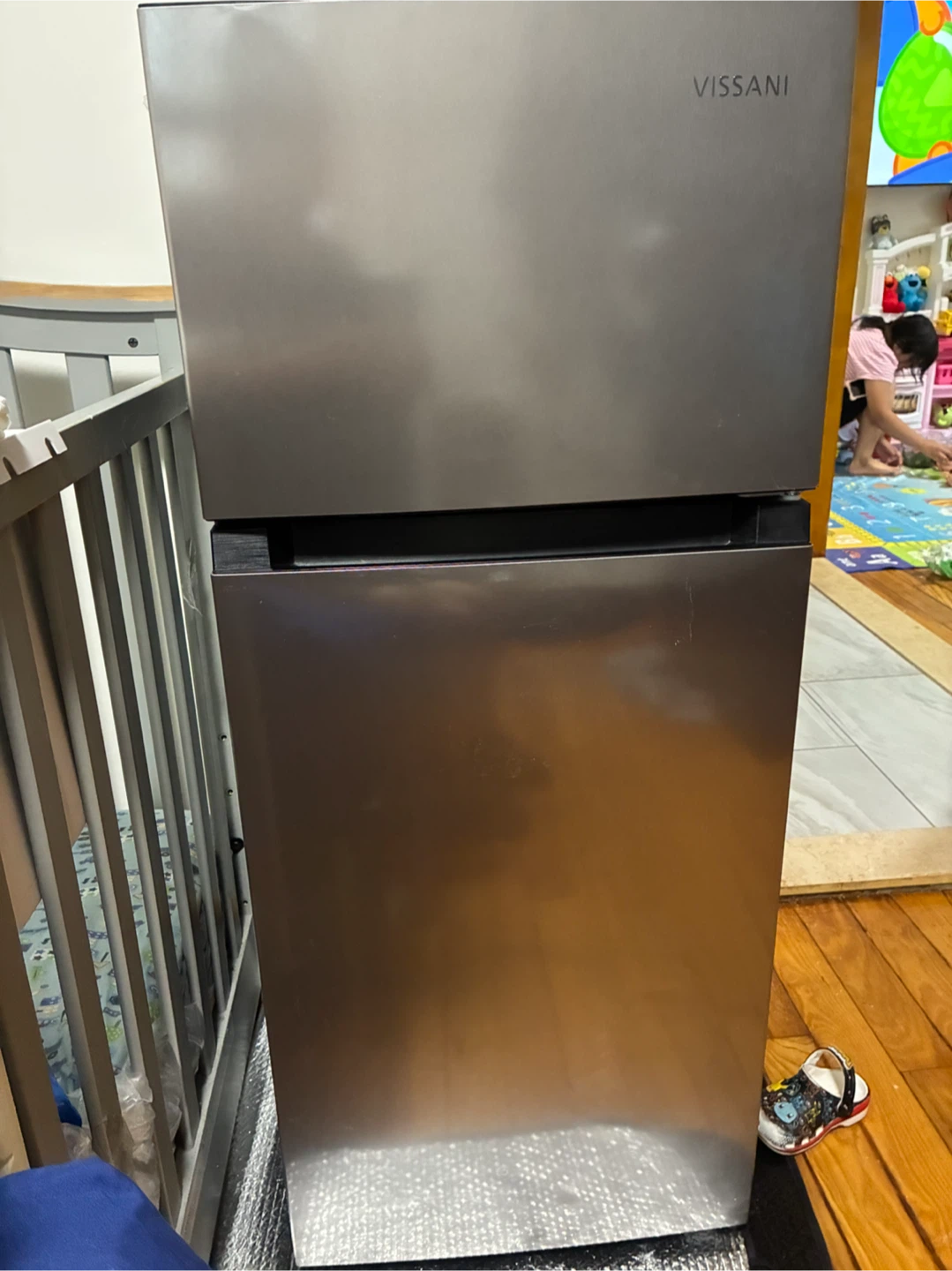 VISSANI Mini Refrigerator