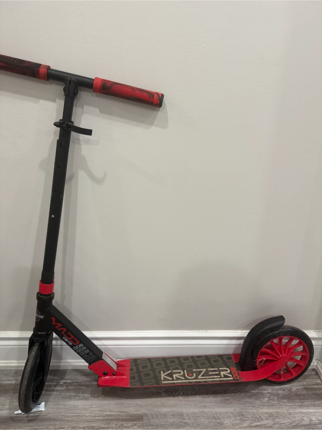 Madd Gear Kruzer 200 Scooter - photo 2