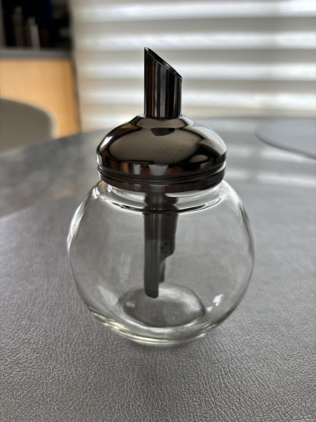 Glass sugar dispenser with metal lid - photo 2