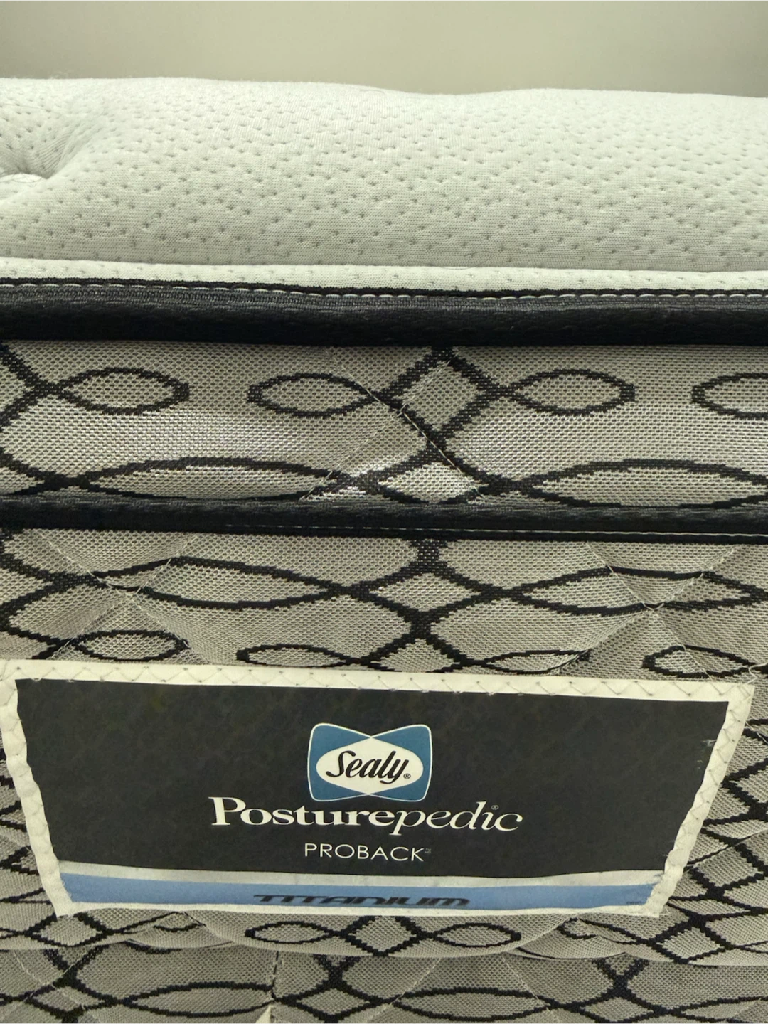 Queen Sealy Posturepedic Proback Mattress with box spring