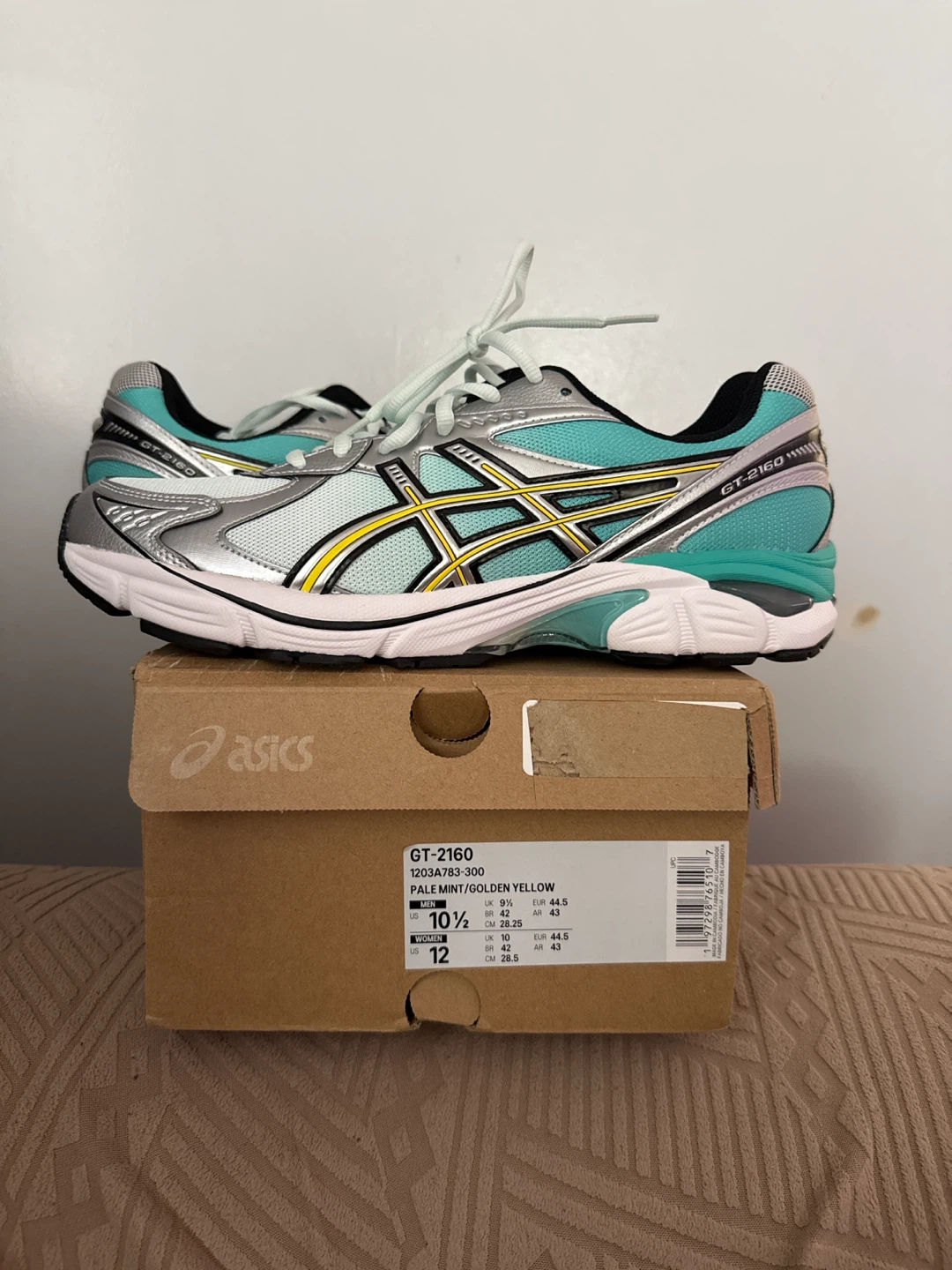 ASICS GT-2160 Pale Mint/Golden Yellow  Running Shoes Size 10.5