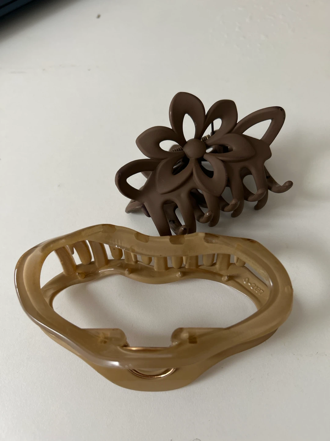 2 Brown Hair Claw Clips