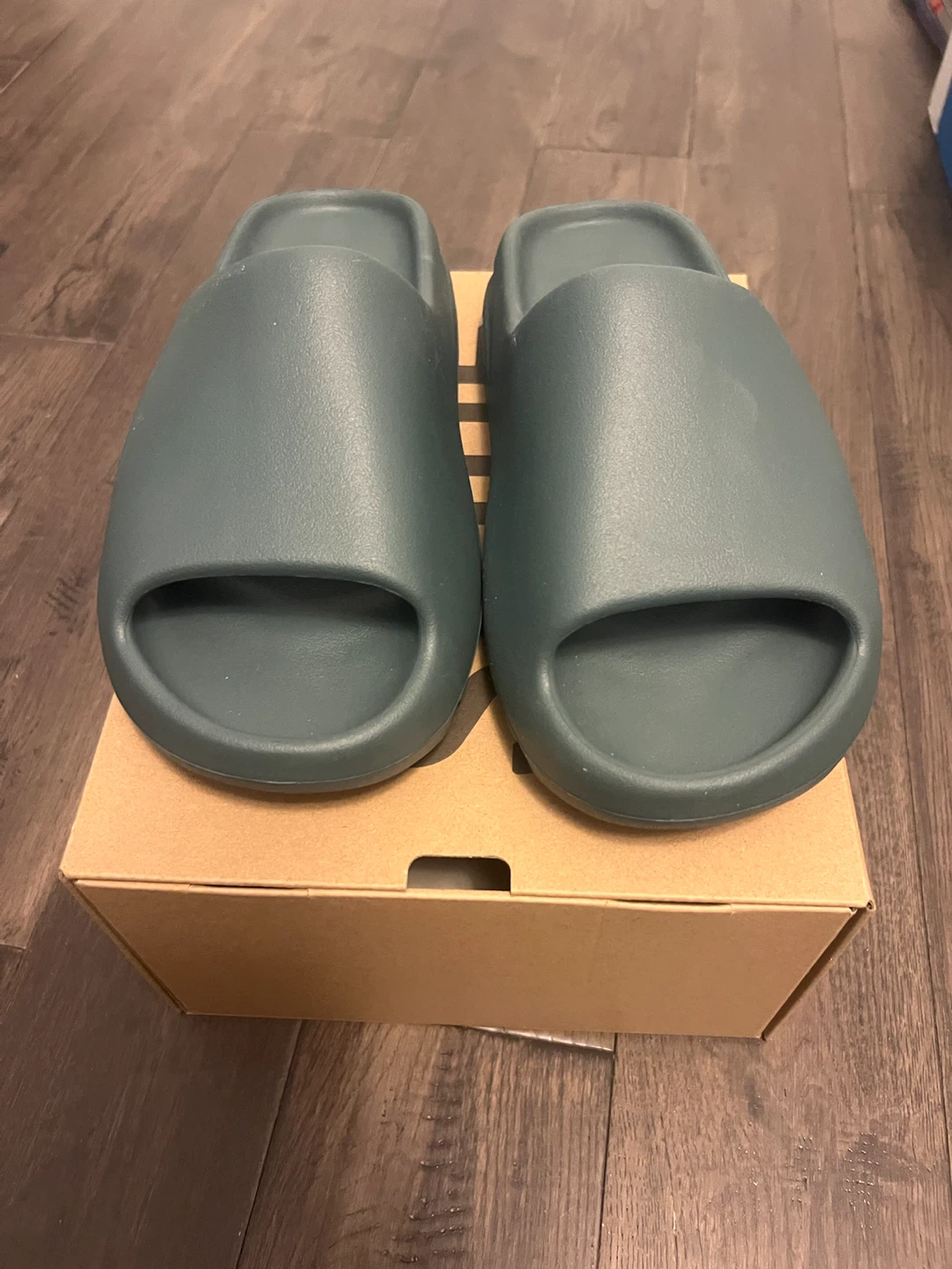 Yeezy slides (size 9)