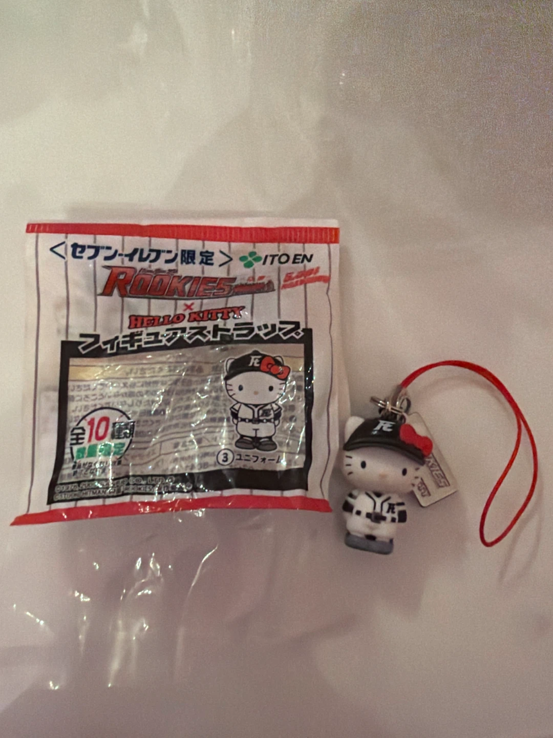 Hello Kitty x Ito En Rookies Baseball Figure Strap