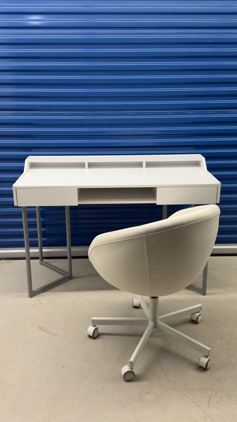 Computer desk - 48"l / white / silver metal